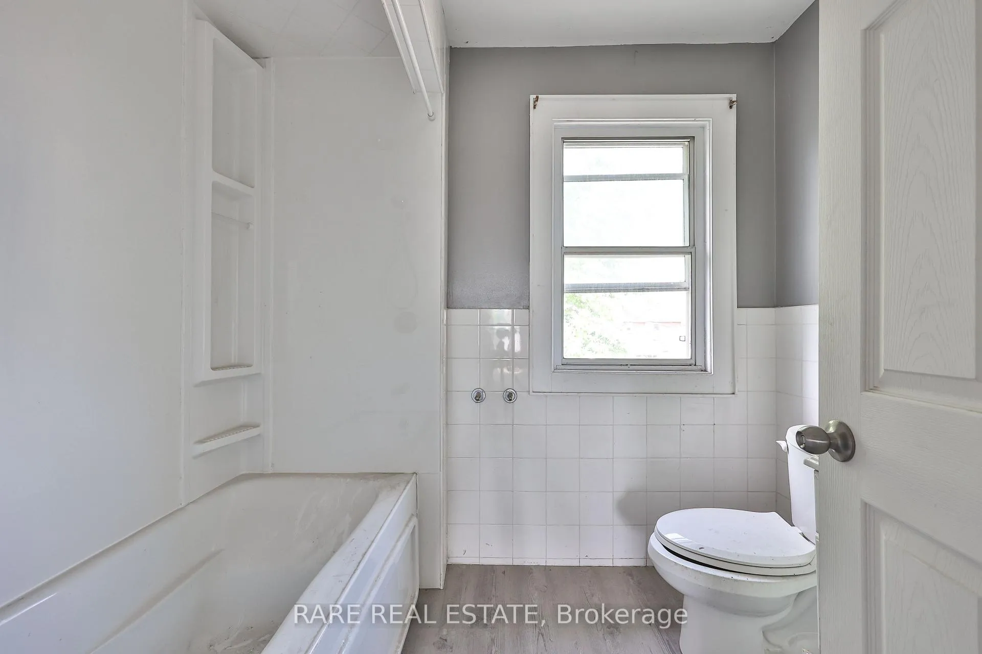 Photo 21 of 21 Chestnut Avenue, Hamilton, Central — HOMEH