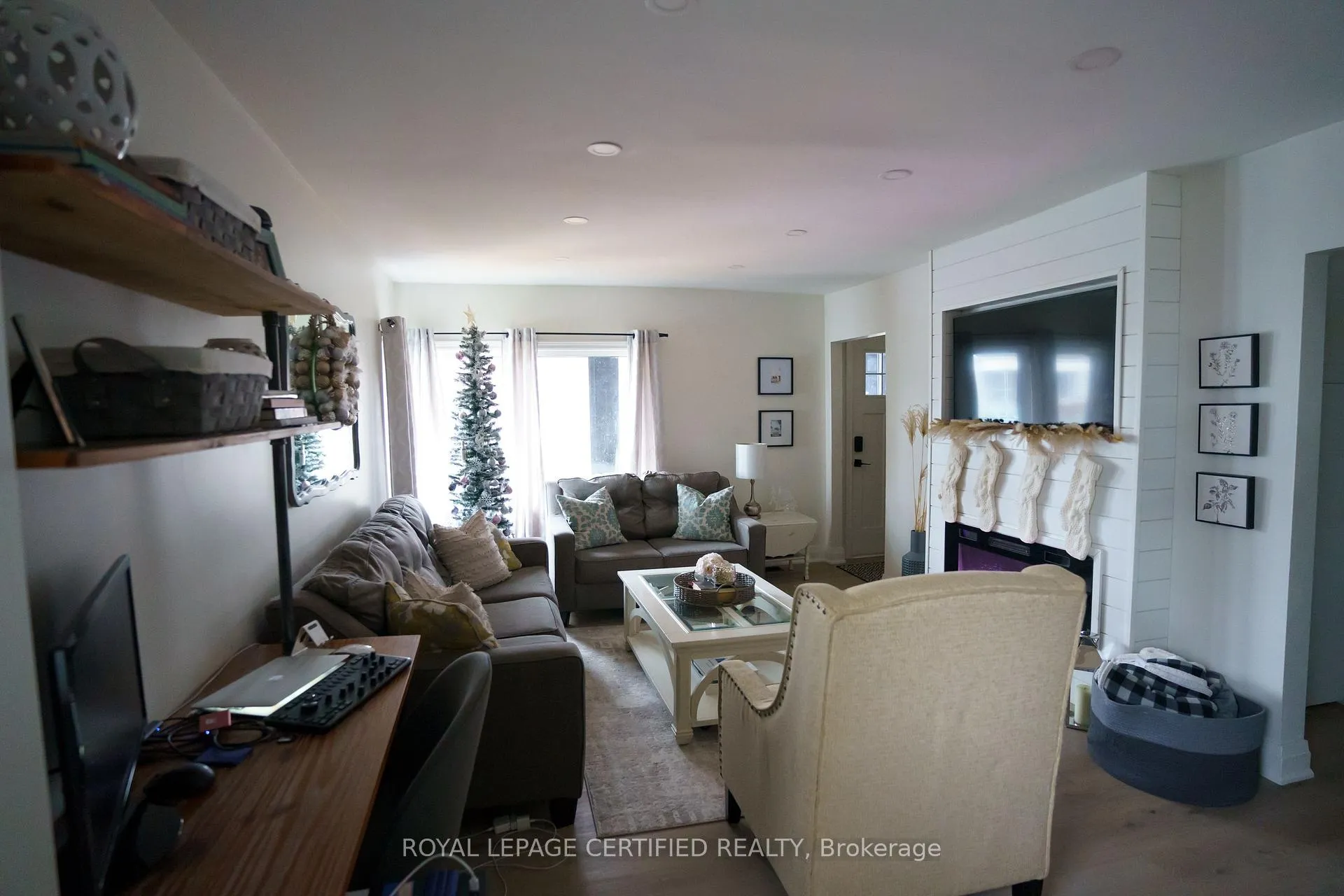 Photo 3 of 93 Grass Avenue, St. Catharines, Downtown — HOMEH