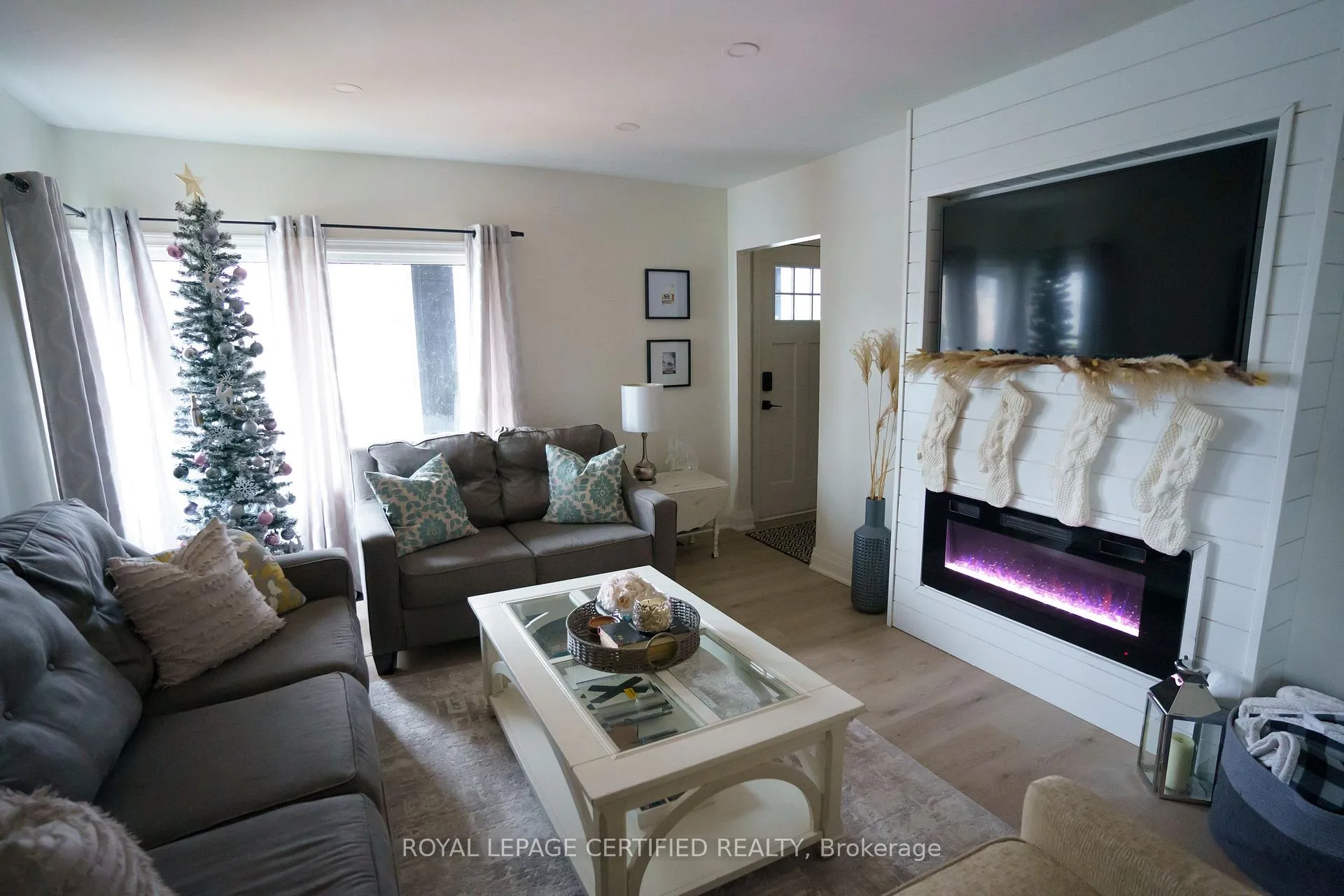 Photo 4 of 93 Grass Avenue, St. Catharines, Downtown — HOMEH