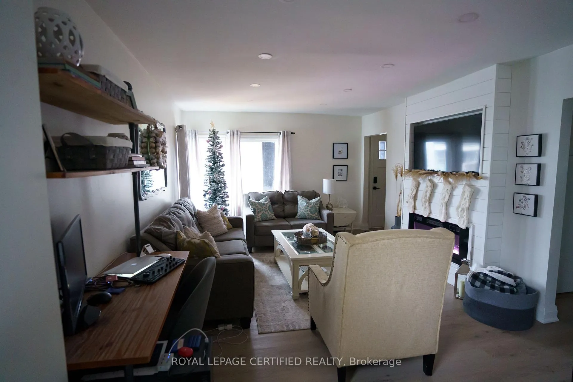 Photo 5 of 93 Grass Avenue, St. Catharines, Downtown — HOMEH