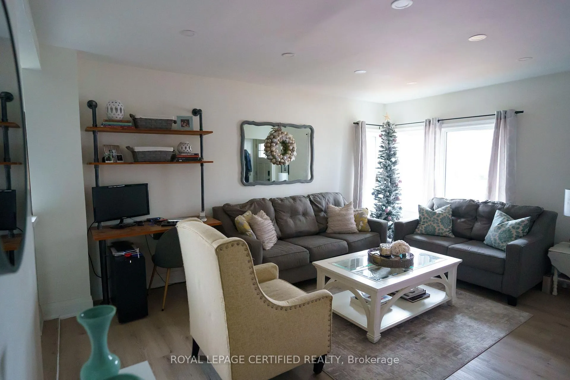 Photo 6 of 93 Grass Avenue, St. Catharines, Downtown — HOMEH