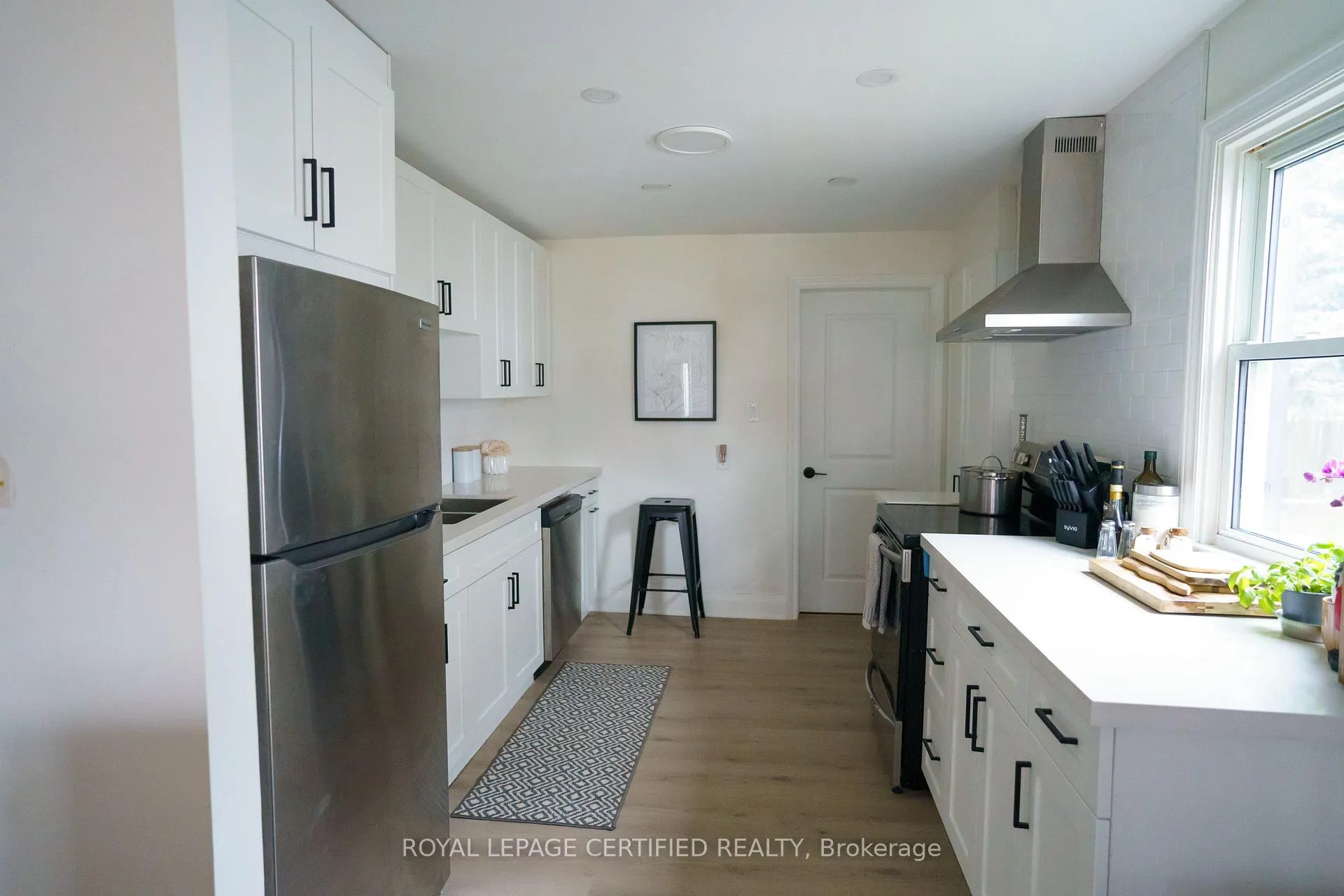 Photo 8 of 93 Grass Avenue, St. Catharines, Downtown — HOMEH