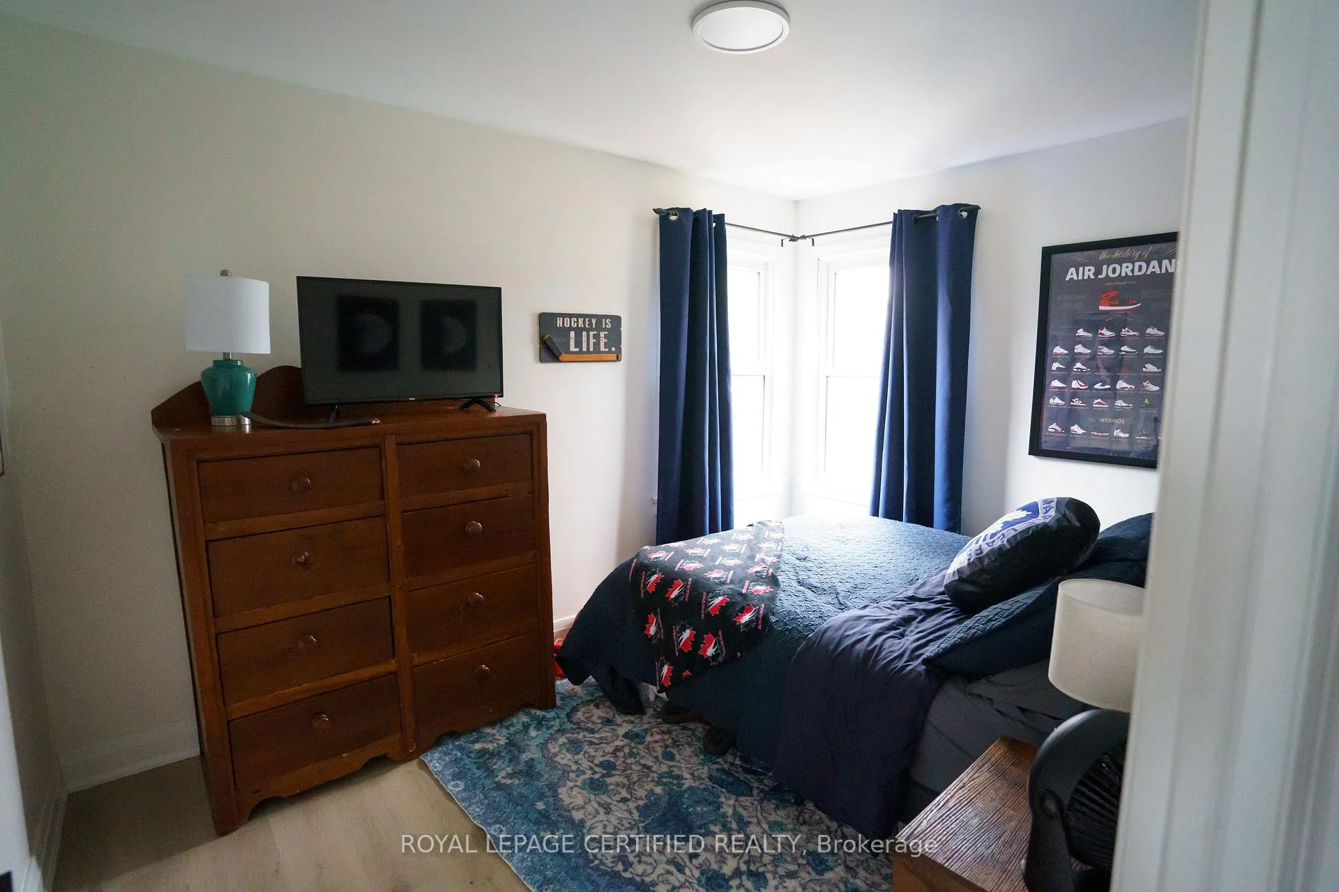 Photo 10 of 93 Grass Avenue, St. Catharines, Downtown — HOMEH