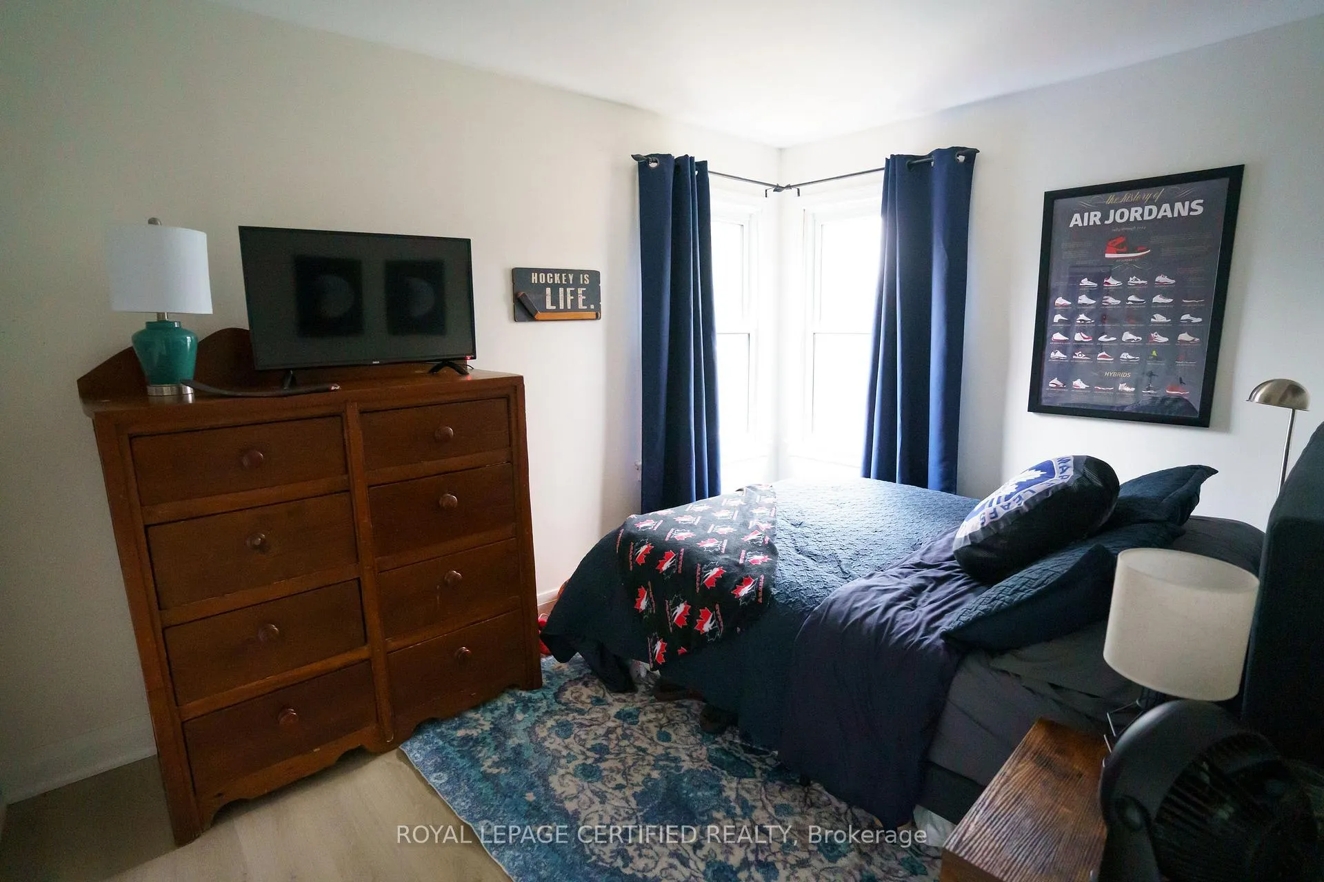 Photo 11 of 93 Grass Avenue, St. Catharines, Downtown — HOMEH