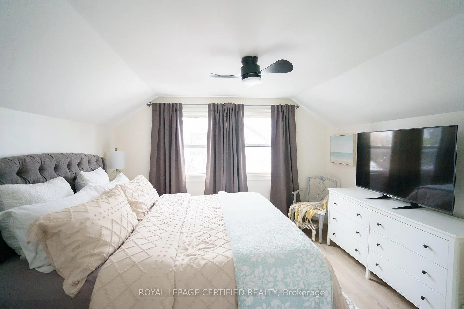 Photo 18 of 93 Grass Avenue, St. Catharines, Downtown — HOMEH