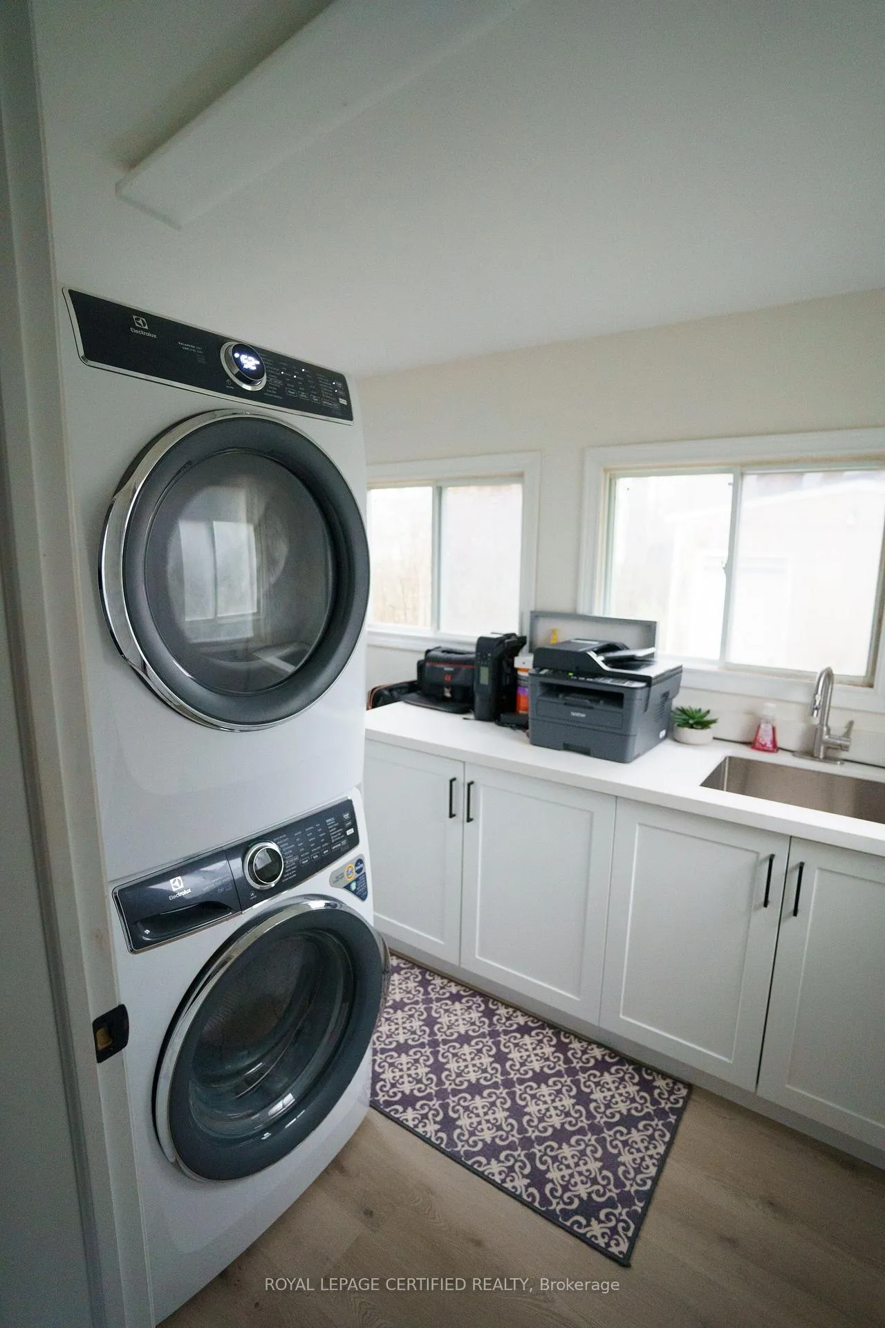 Photo 22 of 93 Grass Avenue, St. Catharines, Downtown — HOMEH