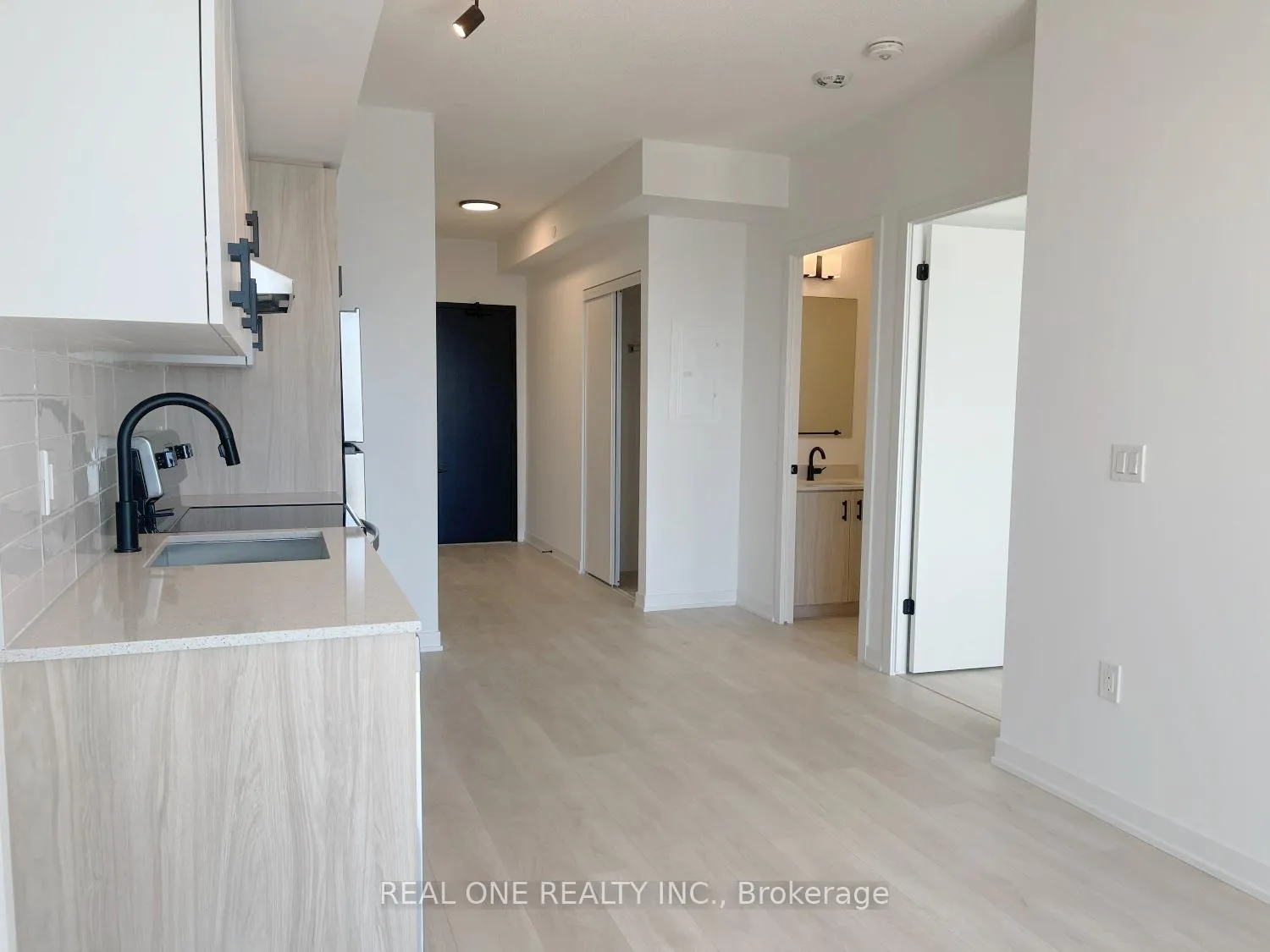 Photo 10 of Unit D1101, 4878 Powers Common, Burlington, Alton — HOMEH