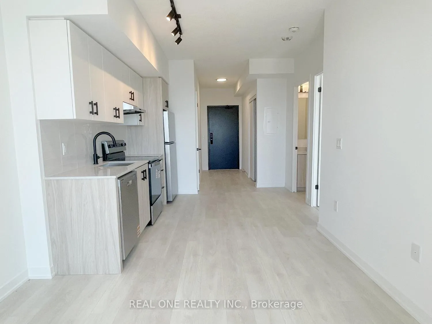 Photo 11 of Unit D1101, 4878 Powers Common, Burlington, Alton — HOMEH