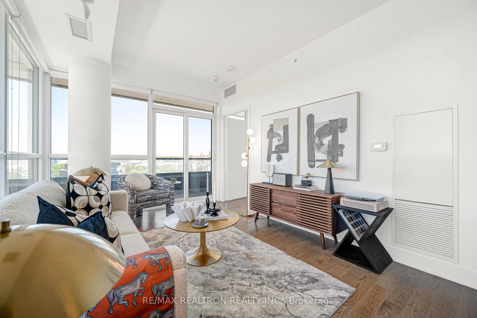 Photo 2 of Unit 1309, 181 Bedford Road, Toronto, The Annex — HOMEH