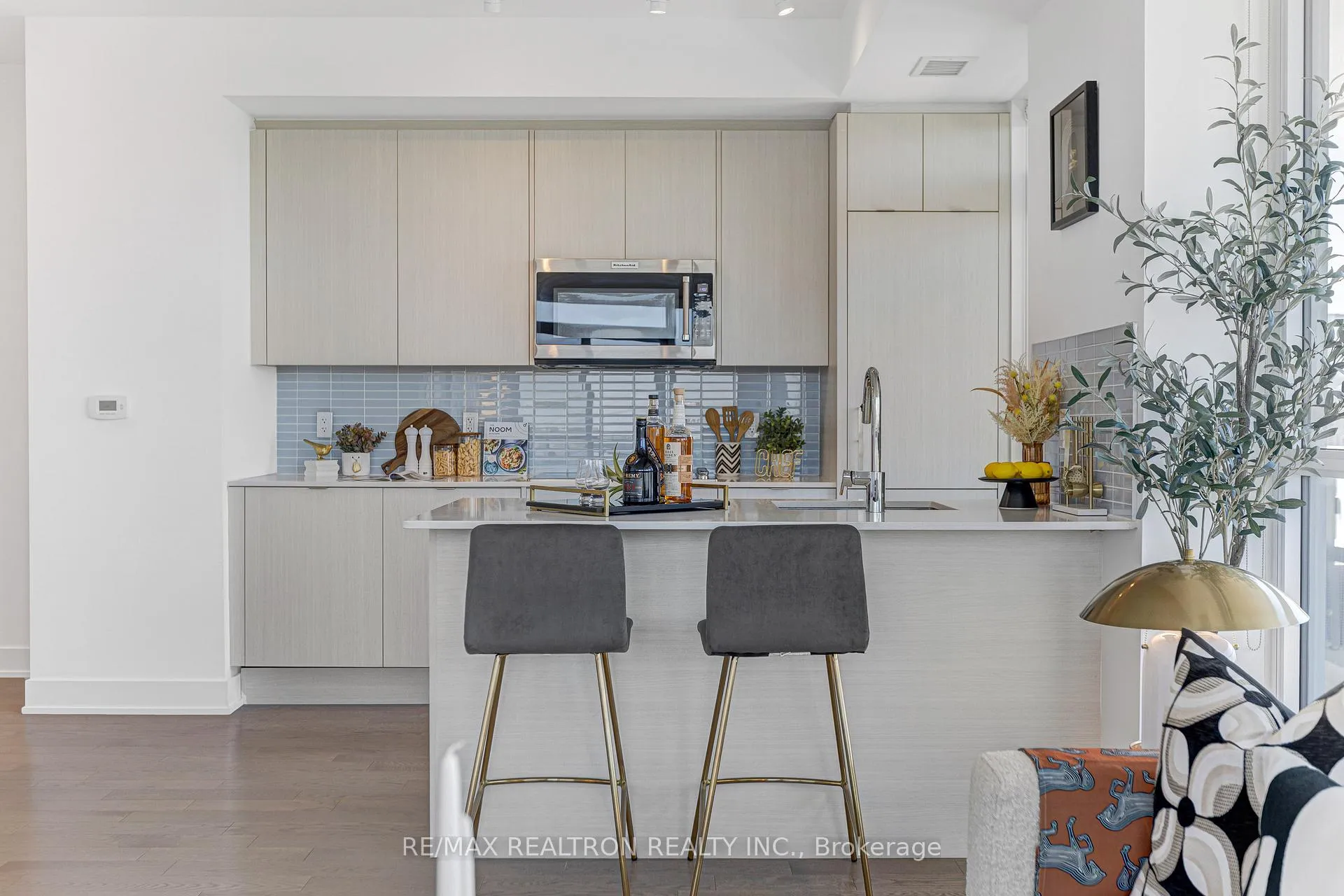 Photo 10 of Unit 1309, 181 Bedford Road, Toronto, The Annex — HOMEH