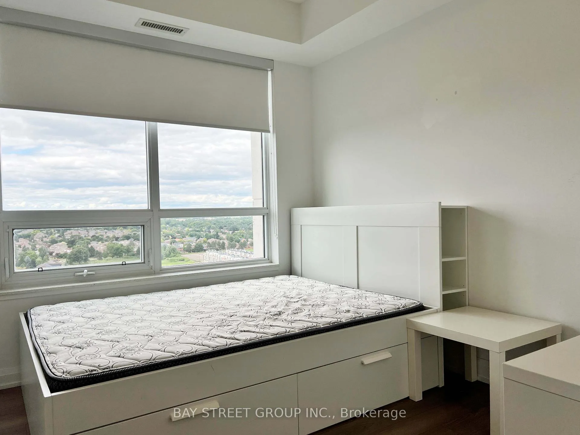 Photo 13 of Unit 2010, 15 Water Walk Drive, Markham, Unionville — HOMEH