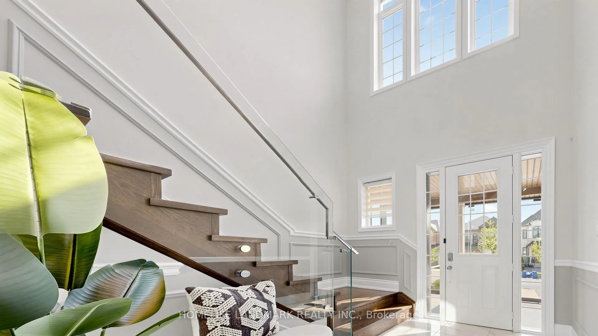 Photo 4 of 25 Cannes Avenue, Vaughan, Vellore Village — HOMEH