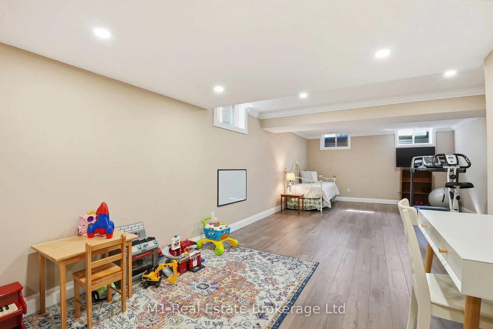 Photo 24 of 89 Mcarthur Drive, Guelph, Pineridge/Westminster Woods — HOMEH