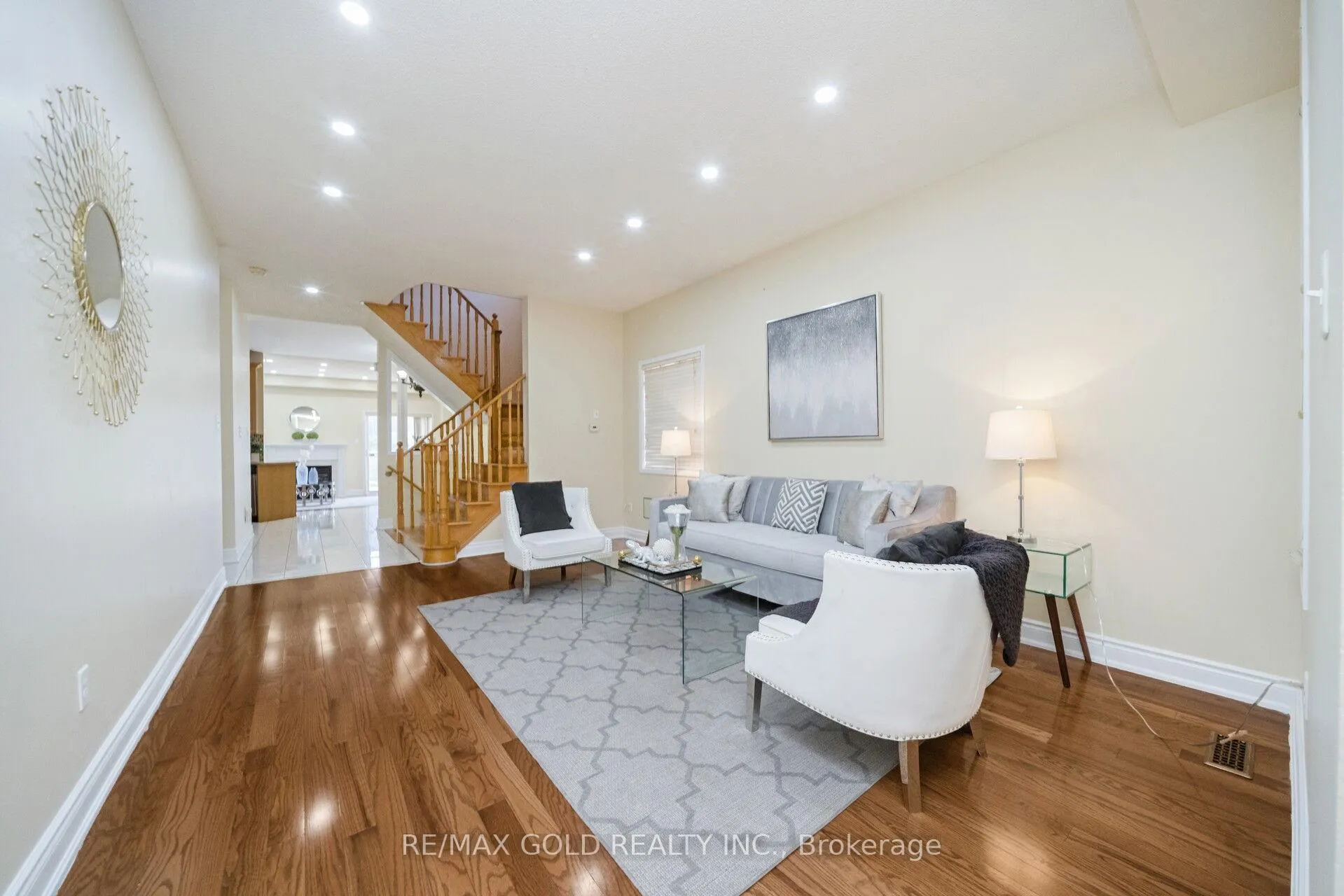Photo 4 of 30 Grover Road, Brampton, Bram West — HOMEH