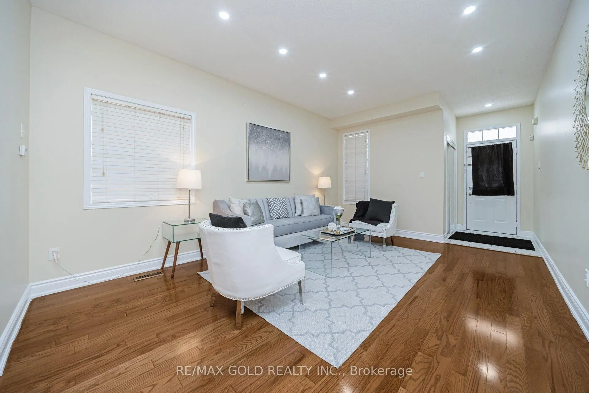 Photo 6 of 30 Grover Road, Brampton, Bram West — HOMEH