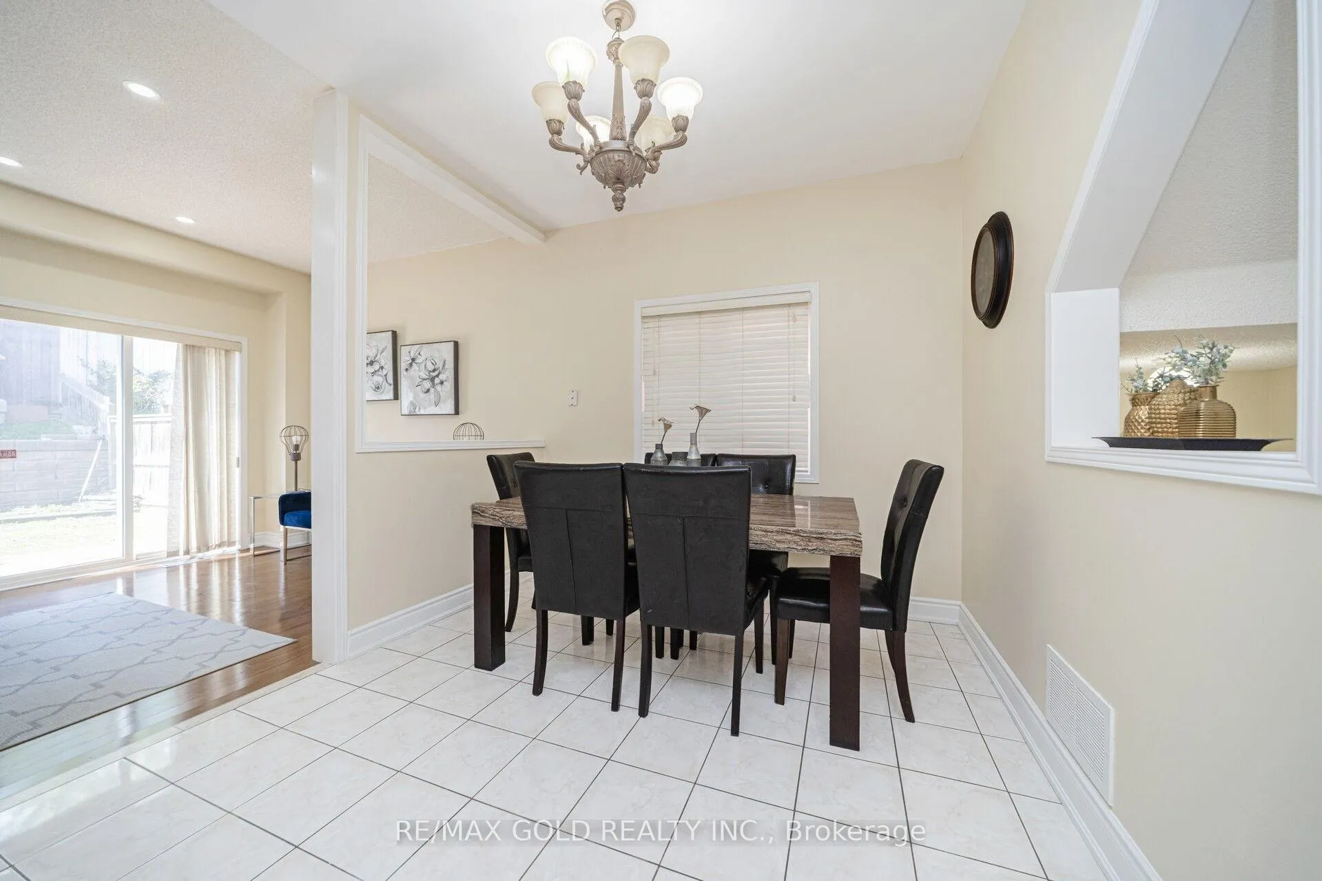 Photo 8 of 30 Grover Road, Brampton, Bram West — HOMEH