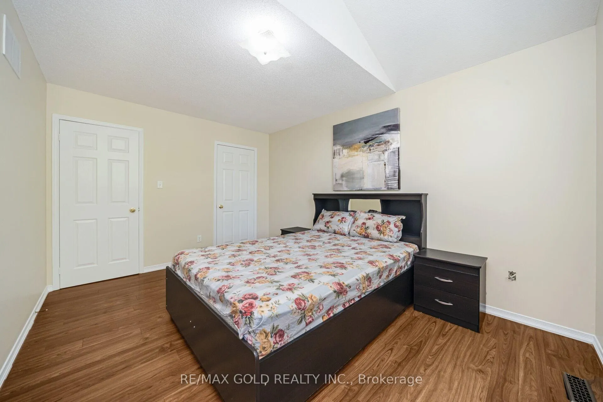 Photo 26 of 30 Grover Road, Brampton, Bram West — HOMEH