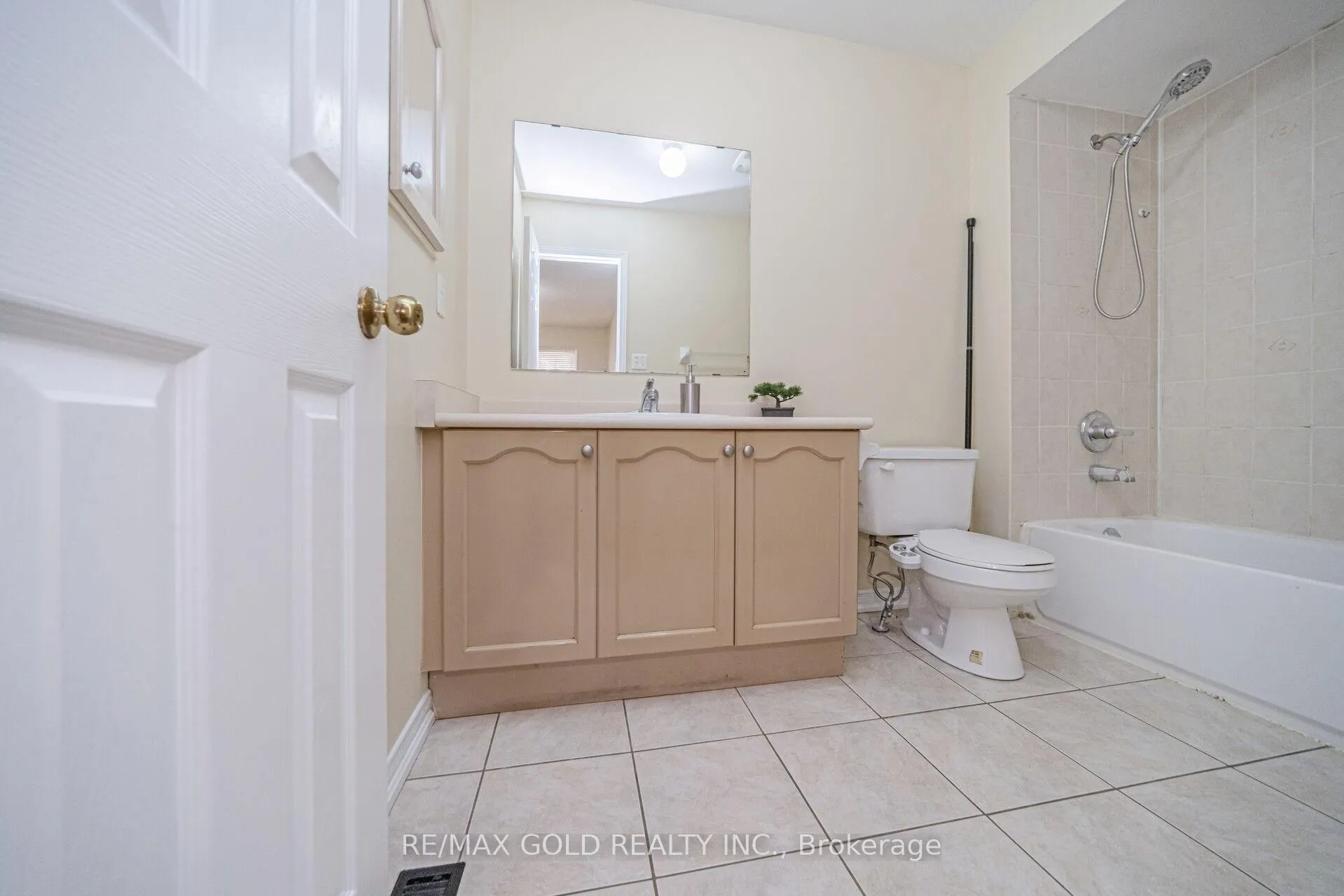 Photo 29 of 30 Grover Road, Brampton, Bram West — HOMEH