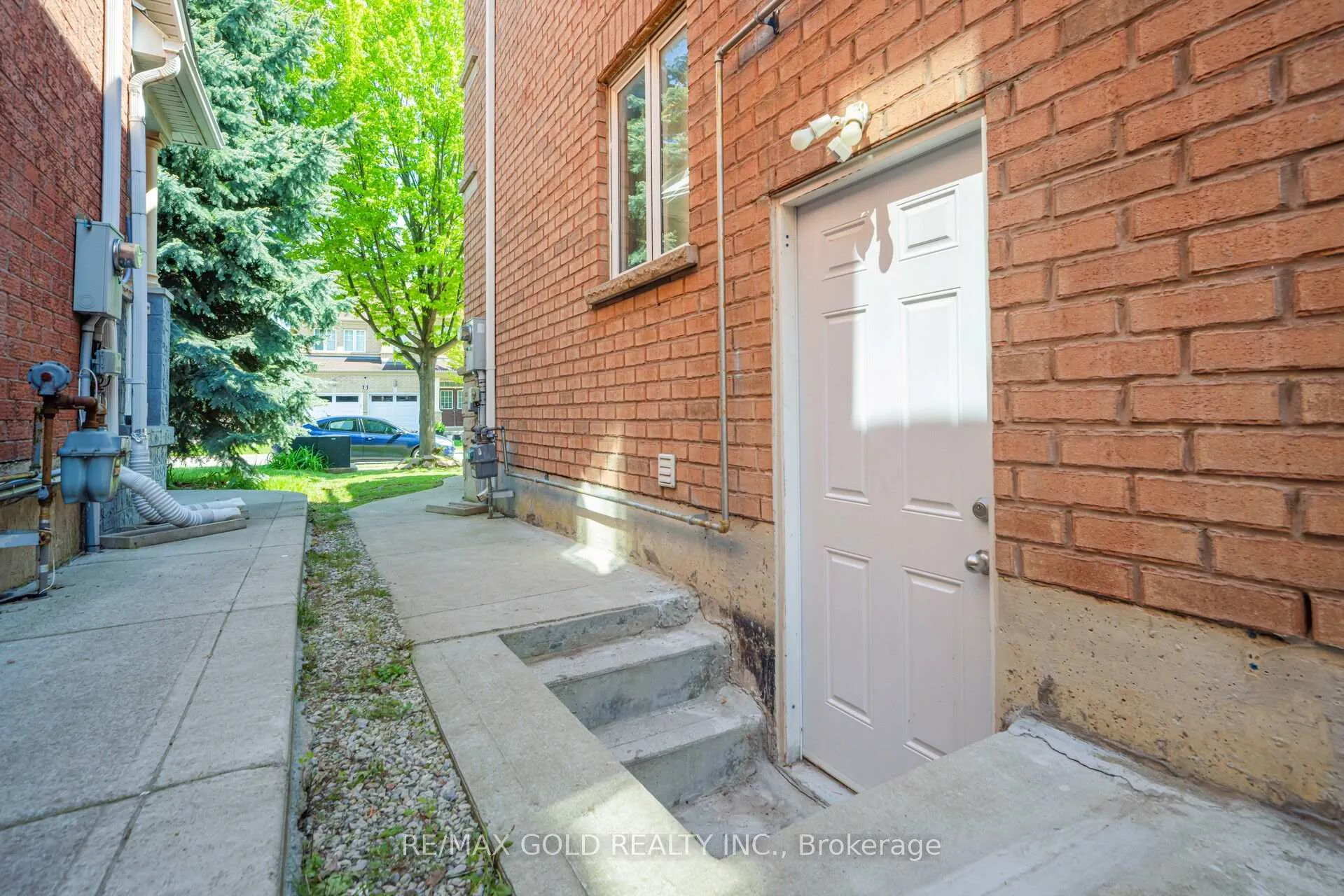 Photo 30 of 30 Grover Road, Brampton, Bram West — HOMEH