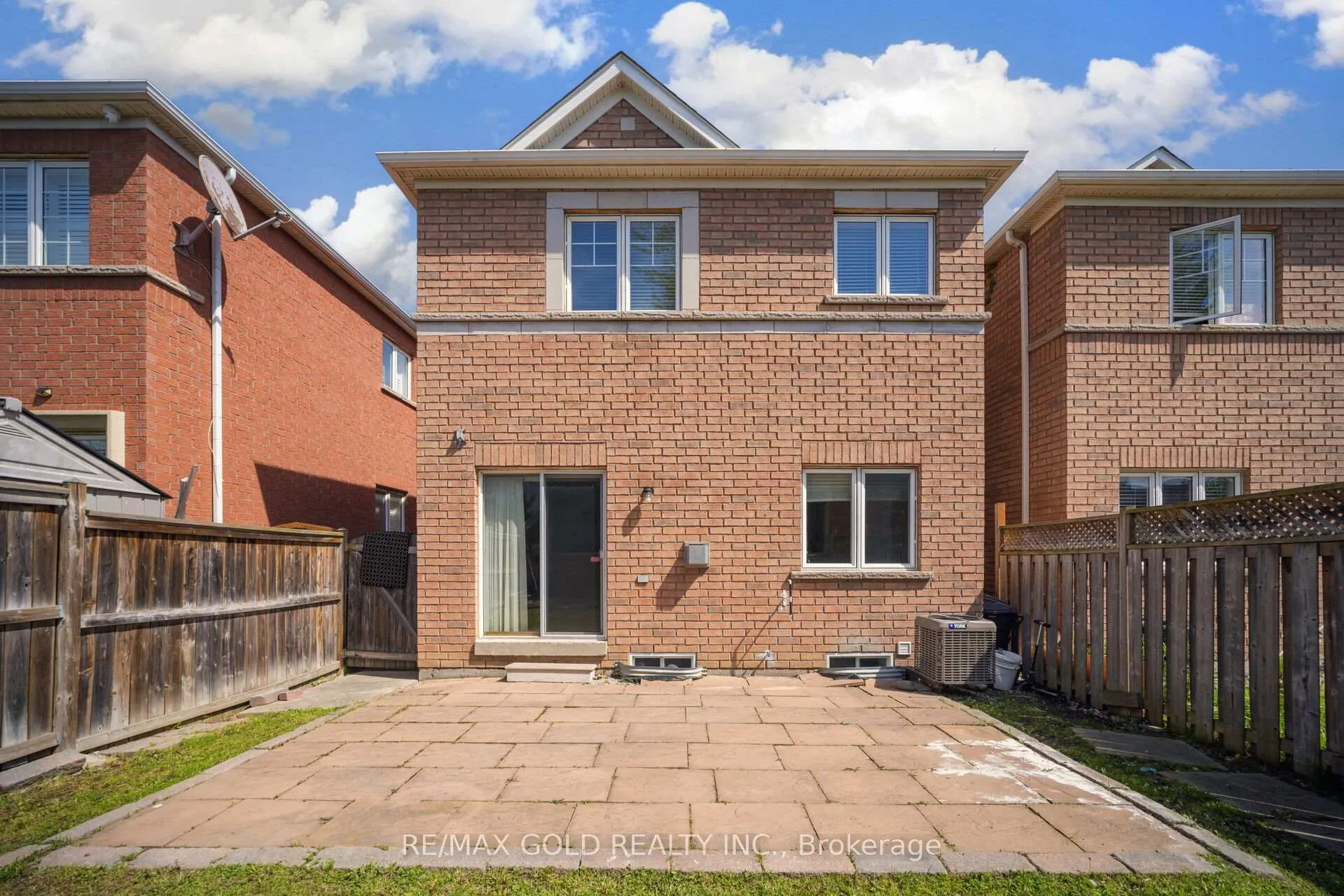 Photo 41 of 30 Grover Road, Brampton, Bram West — HOMEH
