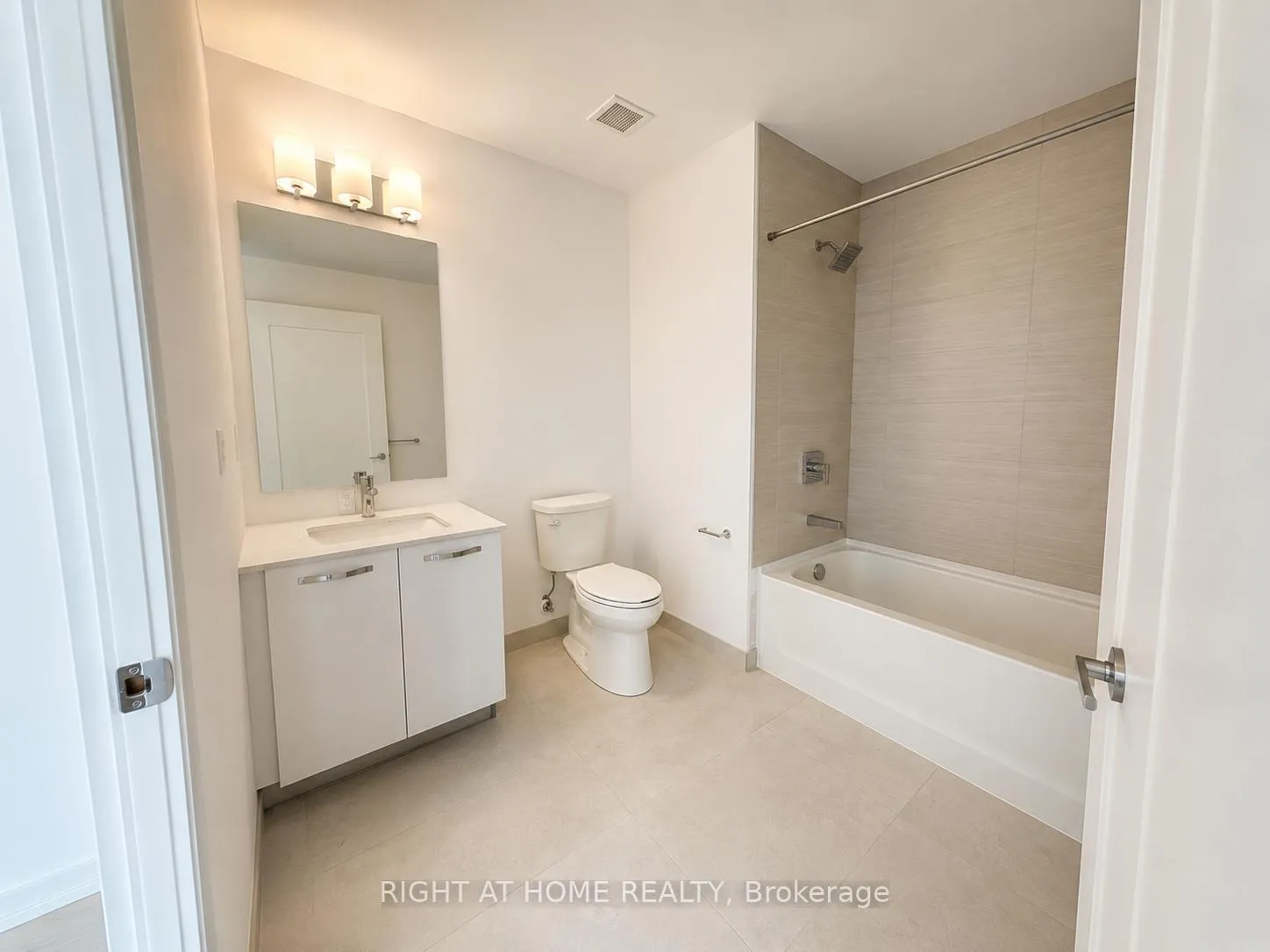 Photo 9 of Unit 2614, 75 James Street SW, Hamilton, Corktown — HOMEH