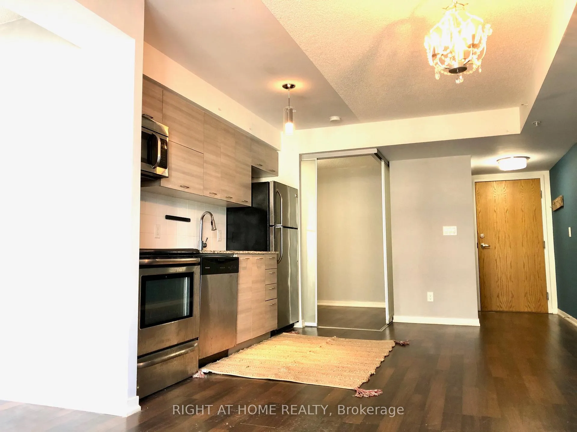 Photo 2 of Unit 1005, 20 Joe Shuster Way, Toronto, South Parkdale — HOMEH