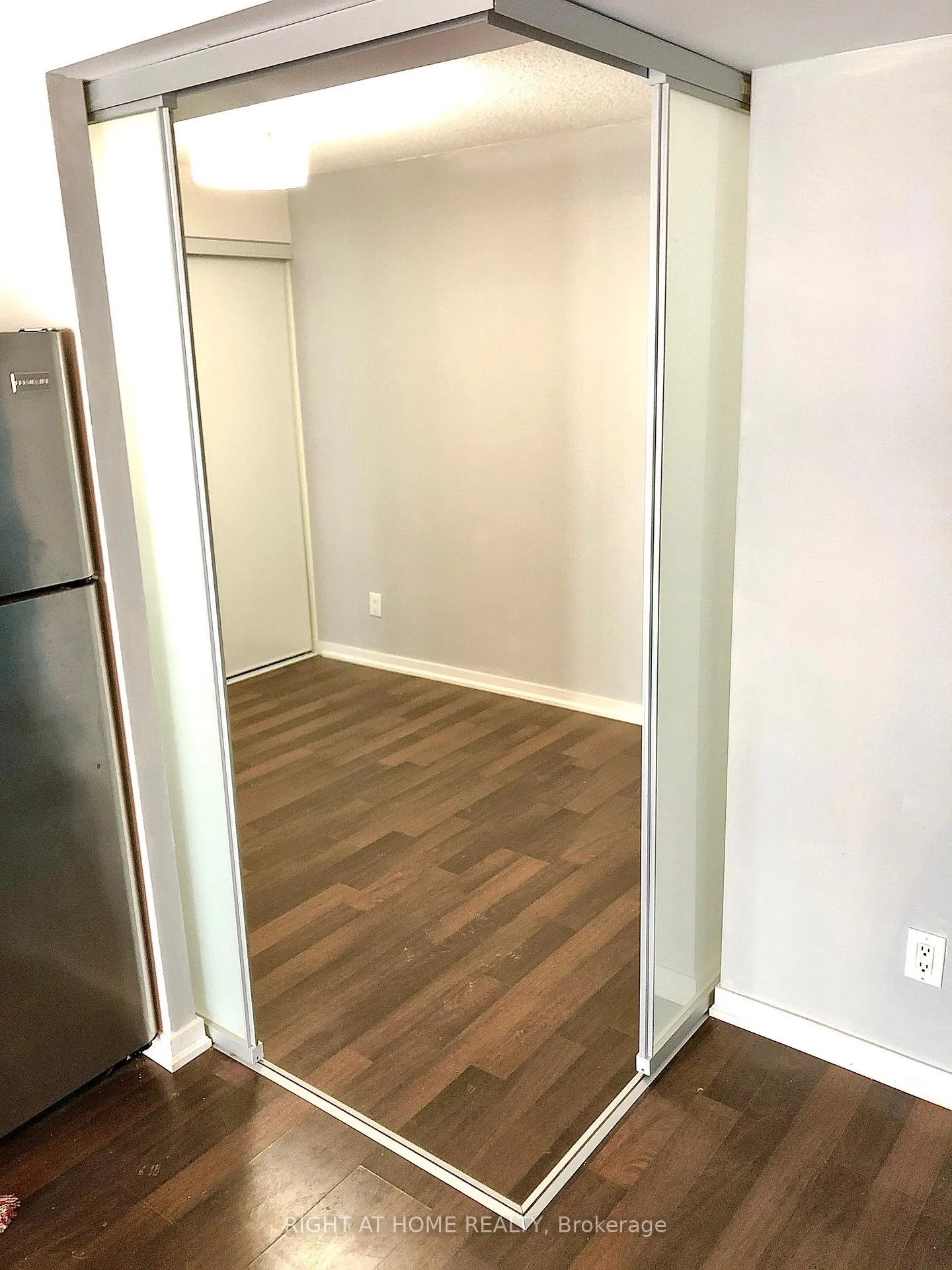 Photo 5 of Unit 1005, 20 Joe Shuster Way, Toronto, South Parkdale — HOMEH