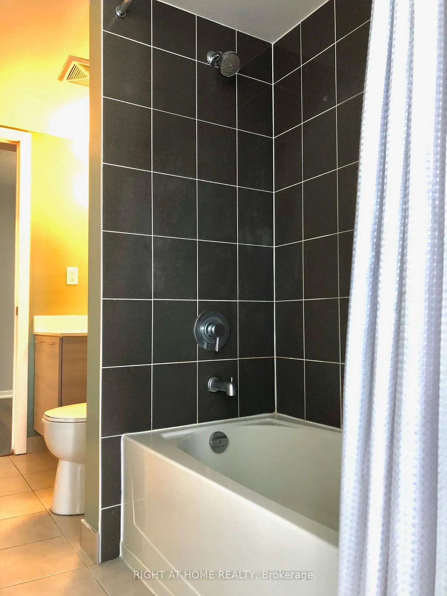 Photo 6 of Unit 1005, 20 Joe Shuster Way, Toronto, South Parkdale — HOMEH