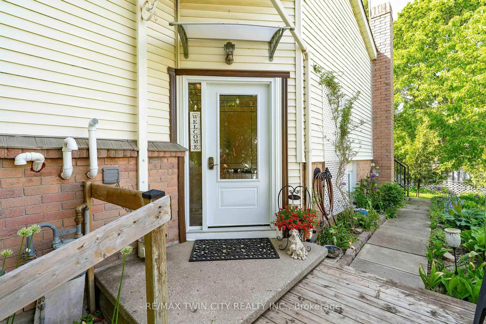 Photo 8 of 171 Herron Place, Waterloo — HOMEH
