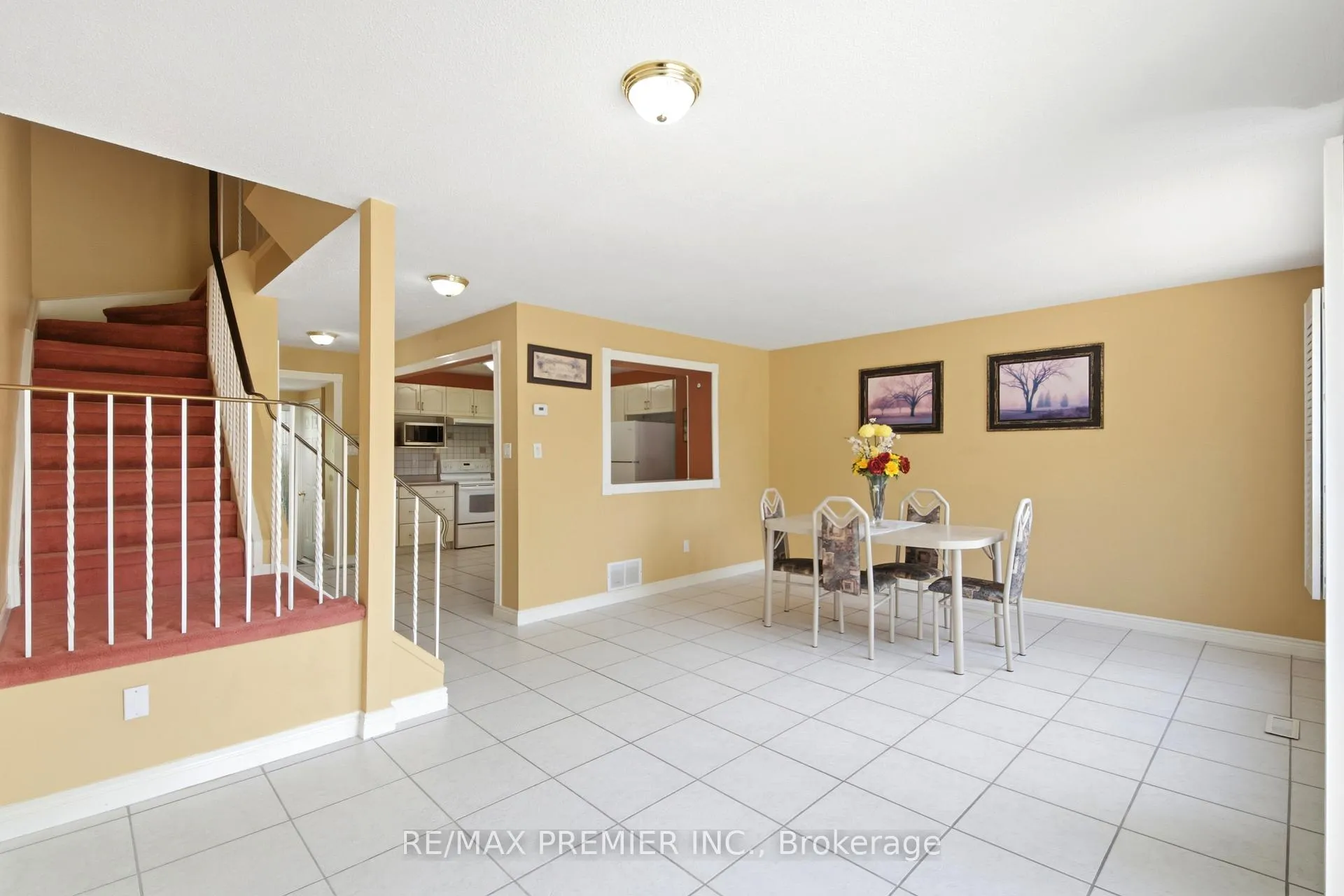 Photo 7 of 10 Ashcroft Court, Vaughan, East Woodbridge — HOMEH