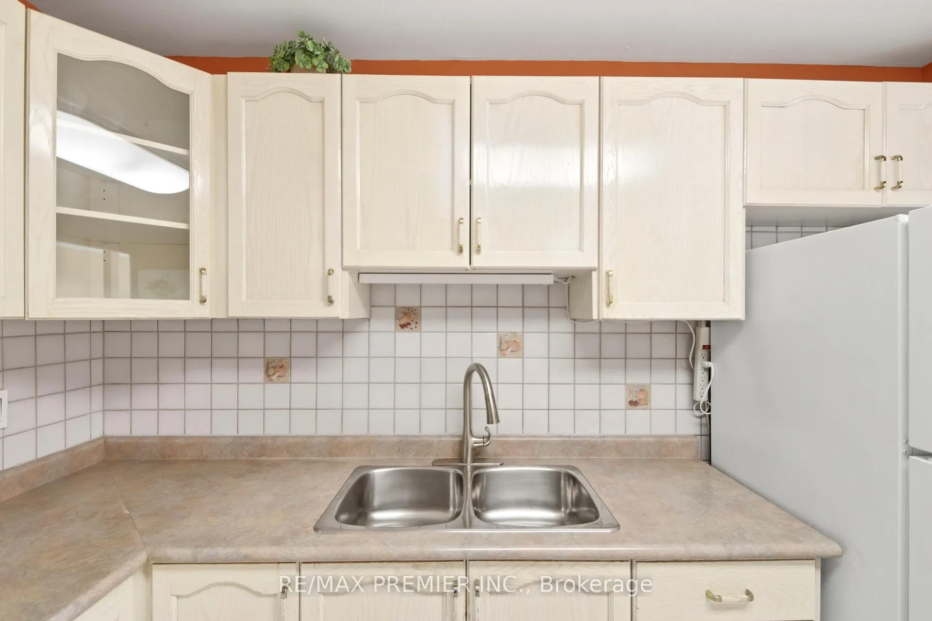 Photo 9 of 10 Ashcroft Court, Vaughan, East Woodbridge — HOMEH