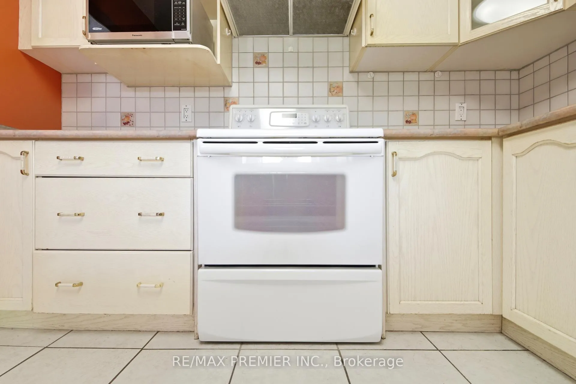 Photo 11 of 10 Ashcroft Court, Vaughan, East Woodbridge — HOMEH
