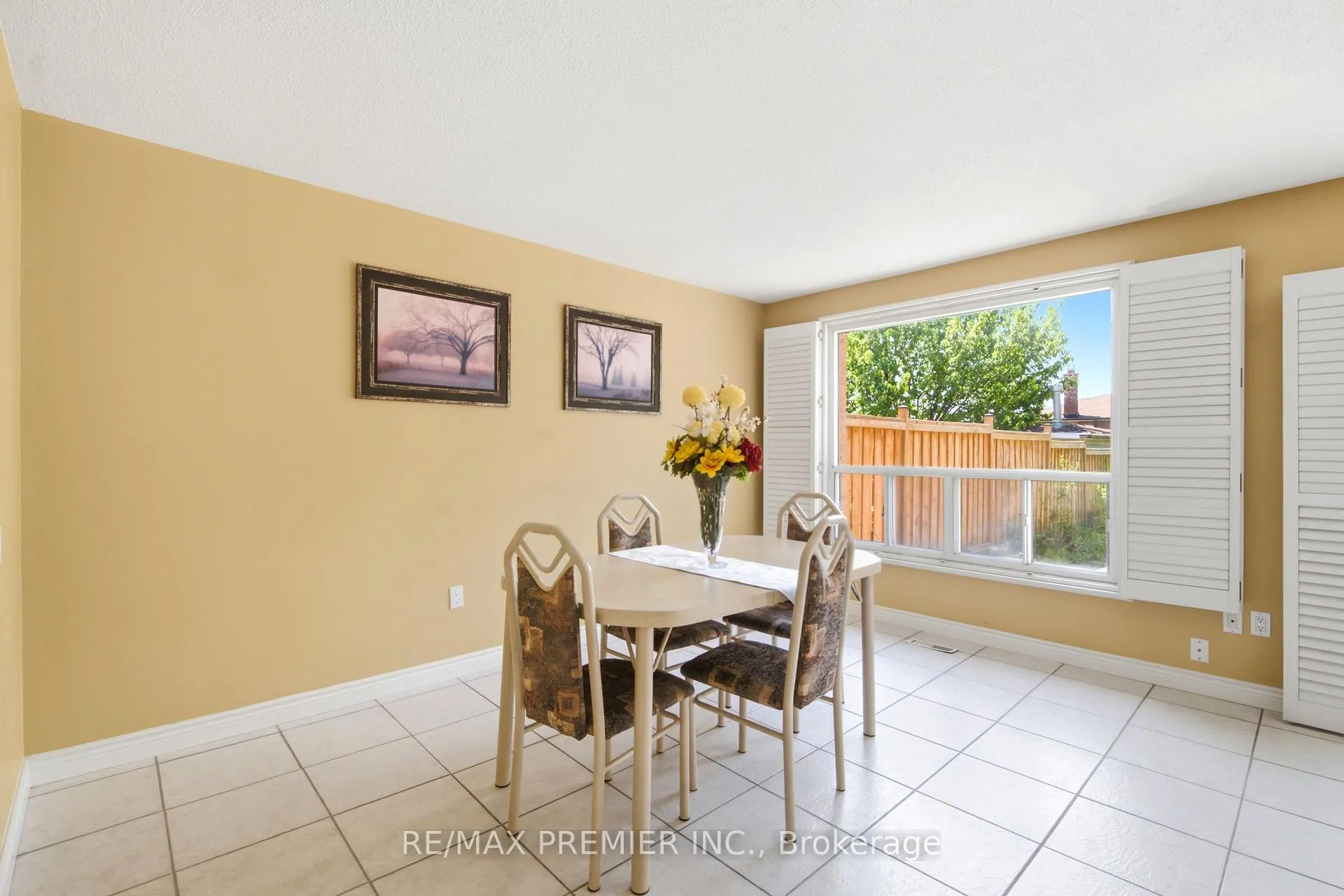 Photo 12 of 10 Ashcroft Court, Vaughan, East Woodbridge — HOMEH