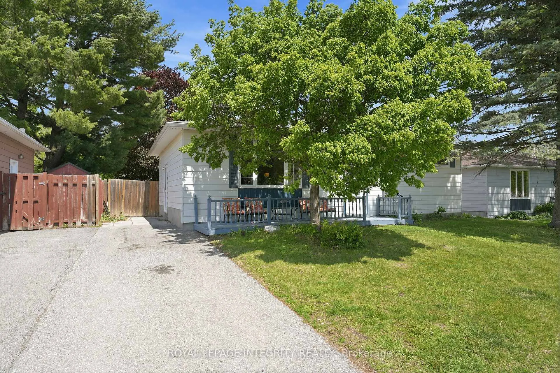 Photo 3 of 5 Sheldrake Drive, Ottawa, Kanata - Glencairn/Hazeldean — HOMEH