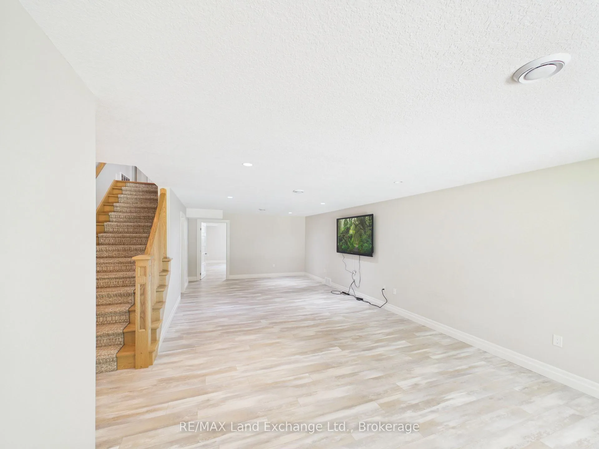 Photo 11 of Unit 11, 552 Durham Street, Kincardine — HOMEH