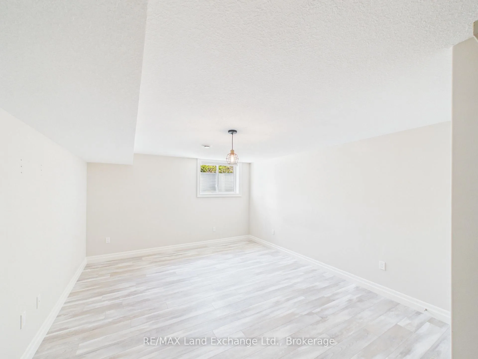 Photo 12 of Unit 11, 552 Durham Street, Kincardine — HOMEH