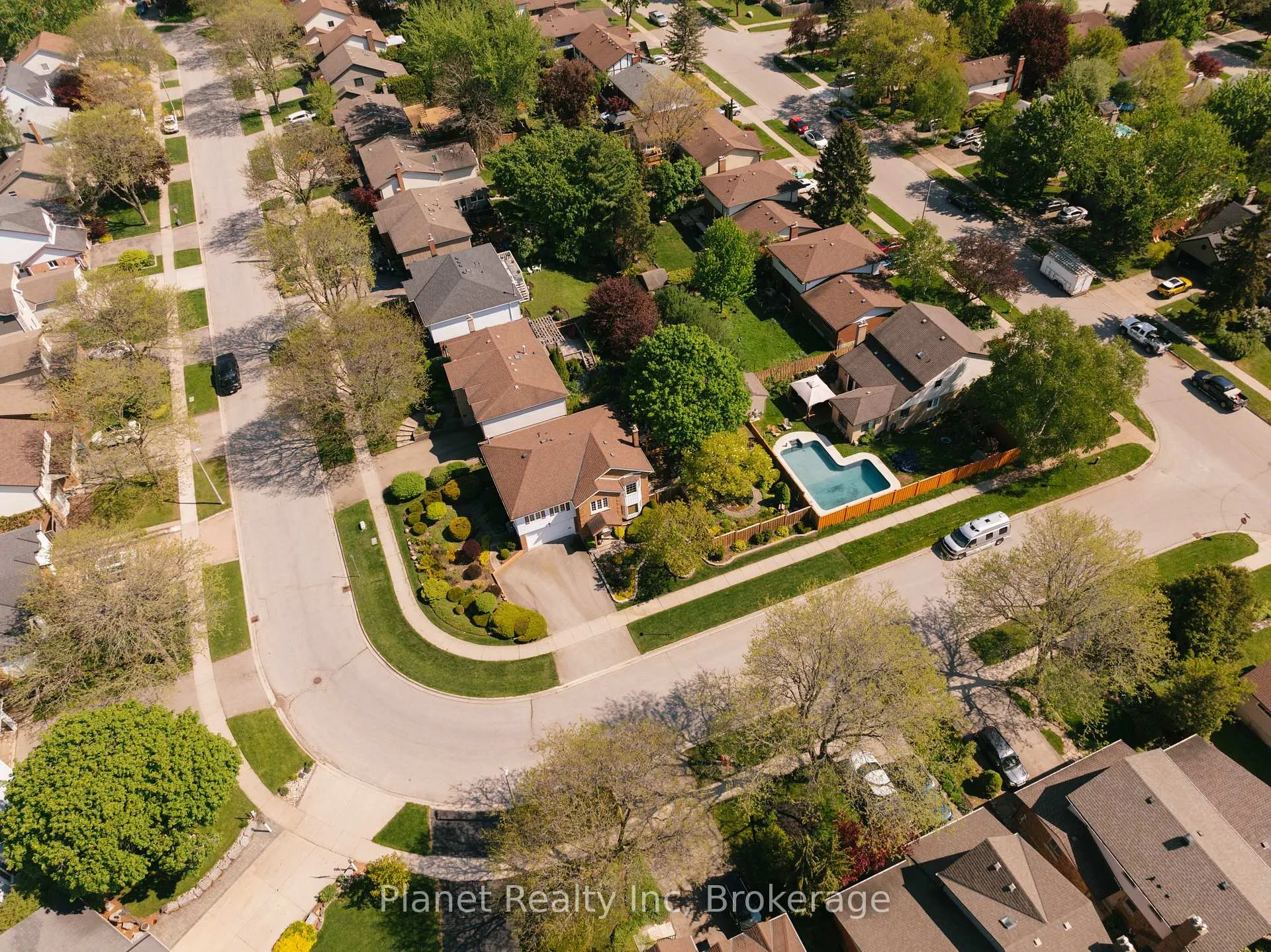 Photo 8 of 110 Woodborough Road, Guelph, Kortright West — HOMEH