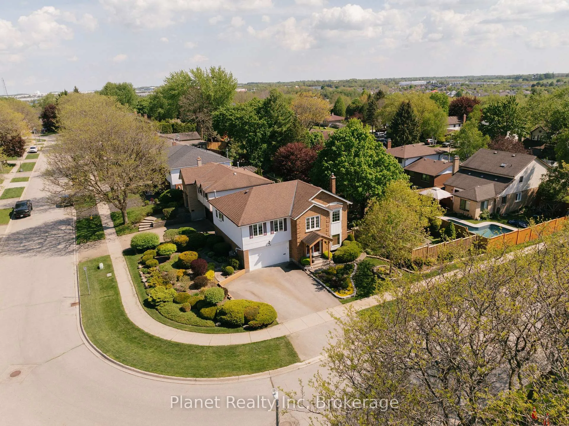 Photo 10 of 110 Woodborough Road, Guelph, Kortright West — HOMEH