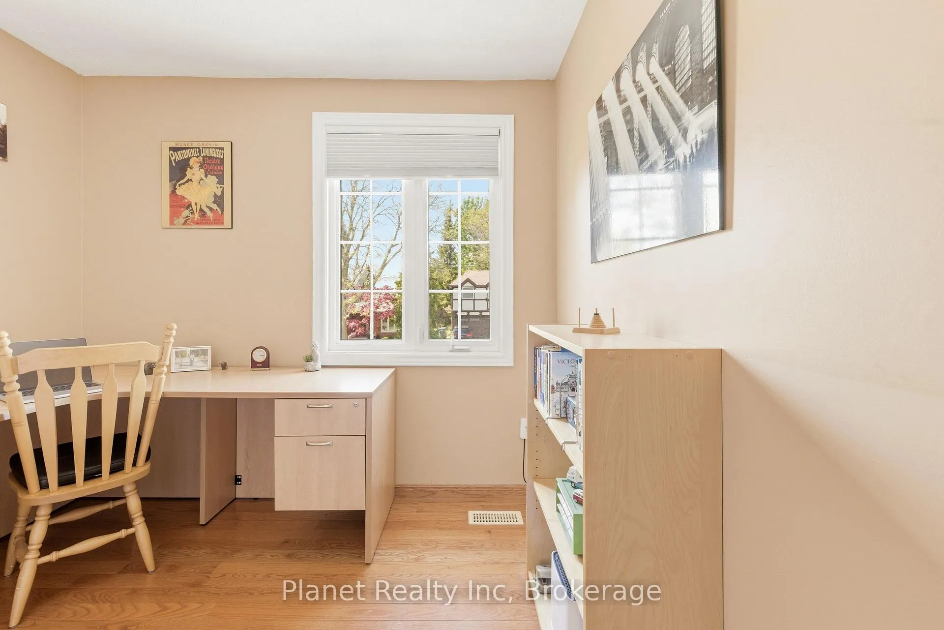 Photo 32 of 110 Woodborough Road, Guelph, Kortright West — HOMEH