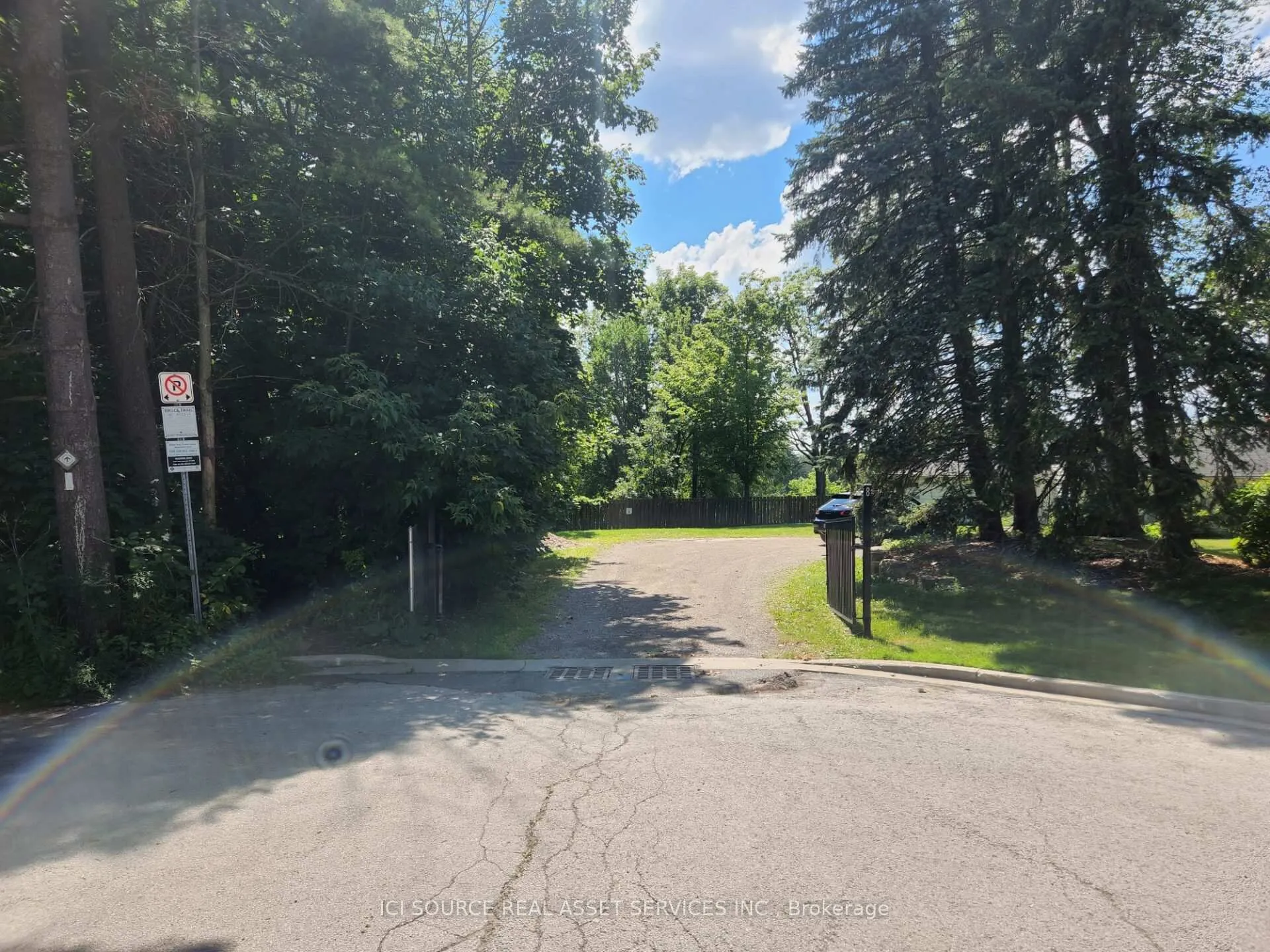 Photo 4 of 8 Renwood Place, Hamilton, Waterdown — HOMEH