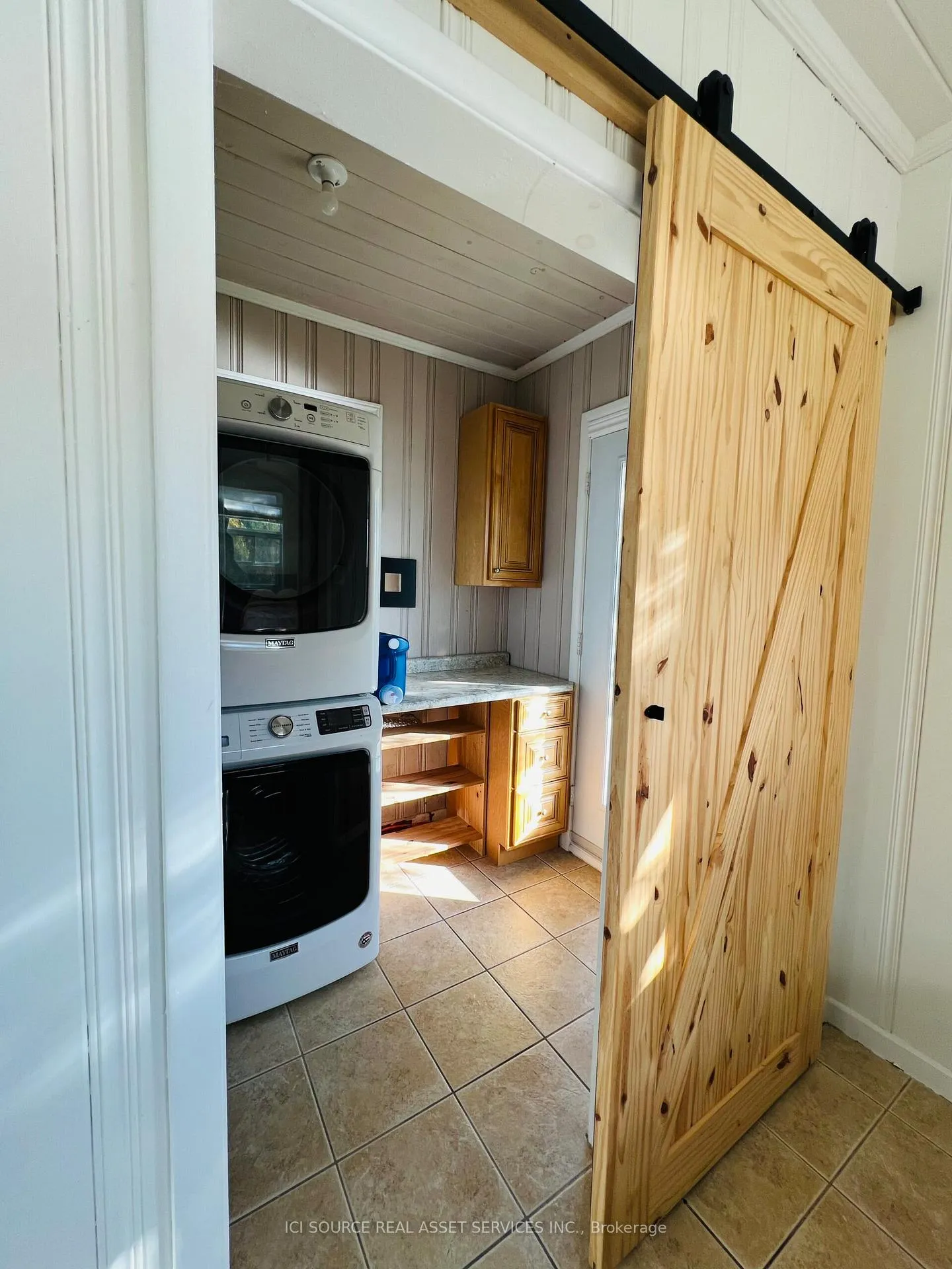 Photo 21 of 8 Renwood Place, Hamilton, Waterdown — HOMEH