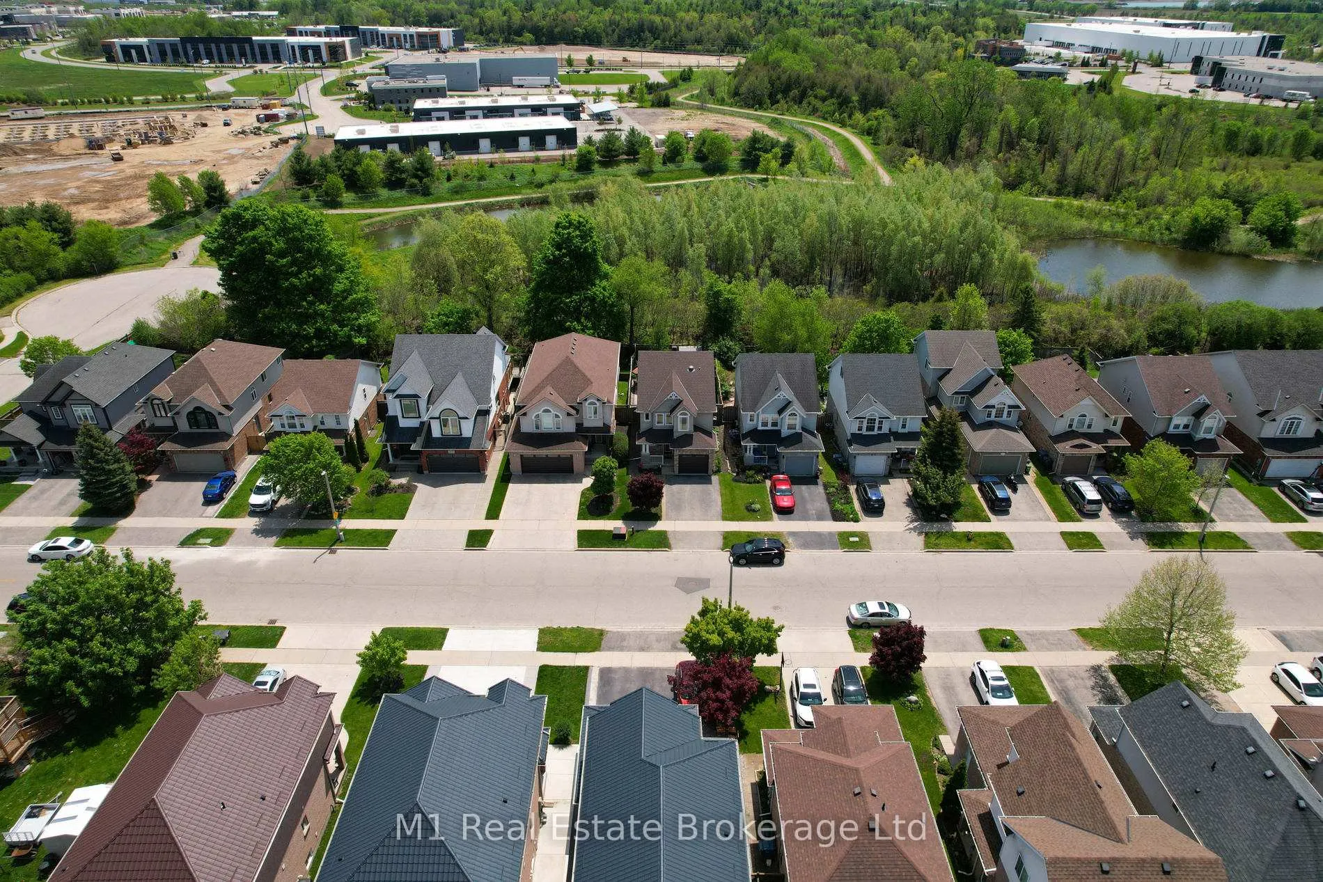 Photo 3 of 99 Teal Drive, Guelph, Kortright Hills — HOMEH