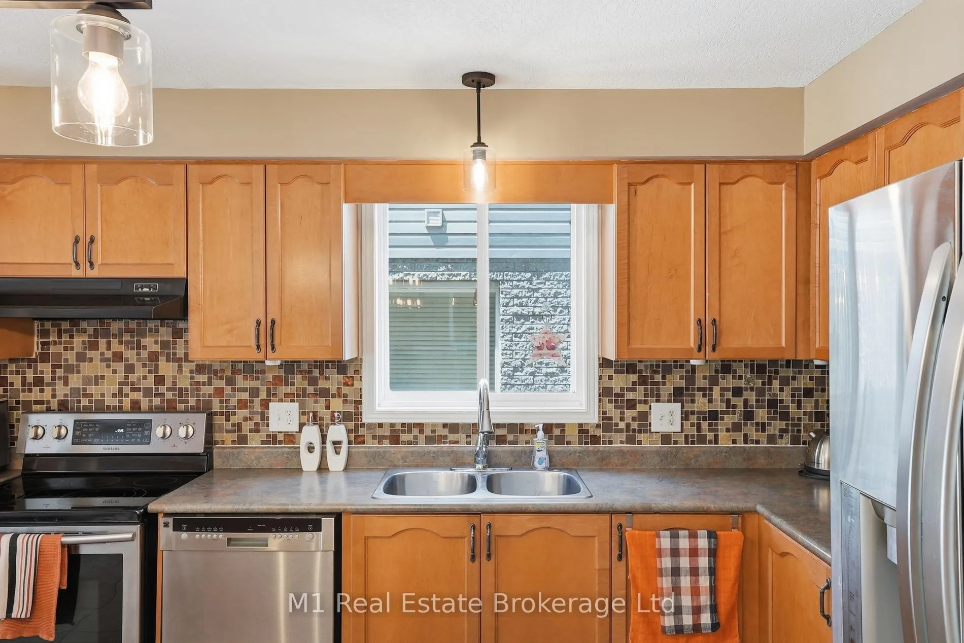 Photo 16 of 99 Teal Drive, Guelph, Kortright Hills — HOMEH