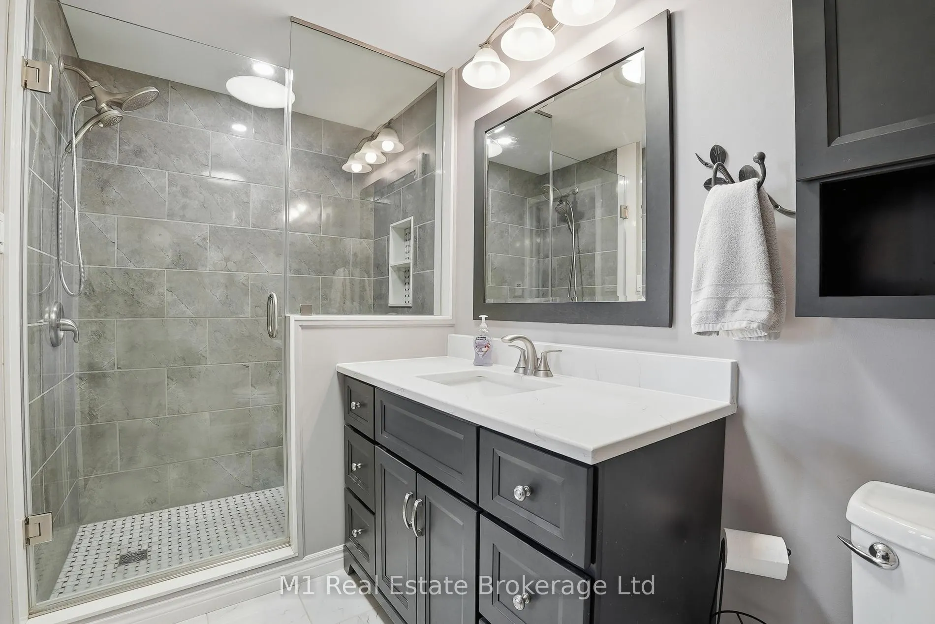 Photo 27 of 99 Teal Drive, Guelph, Kortright Hills — HOMEH