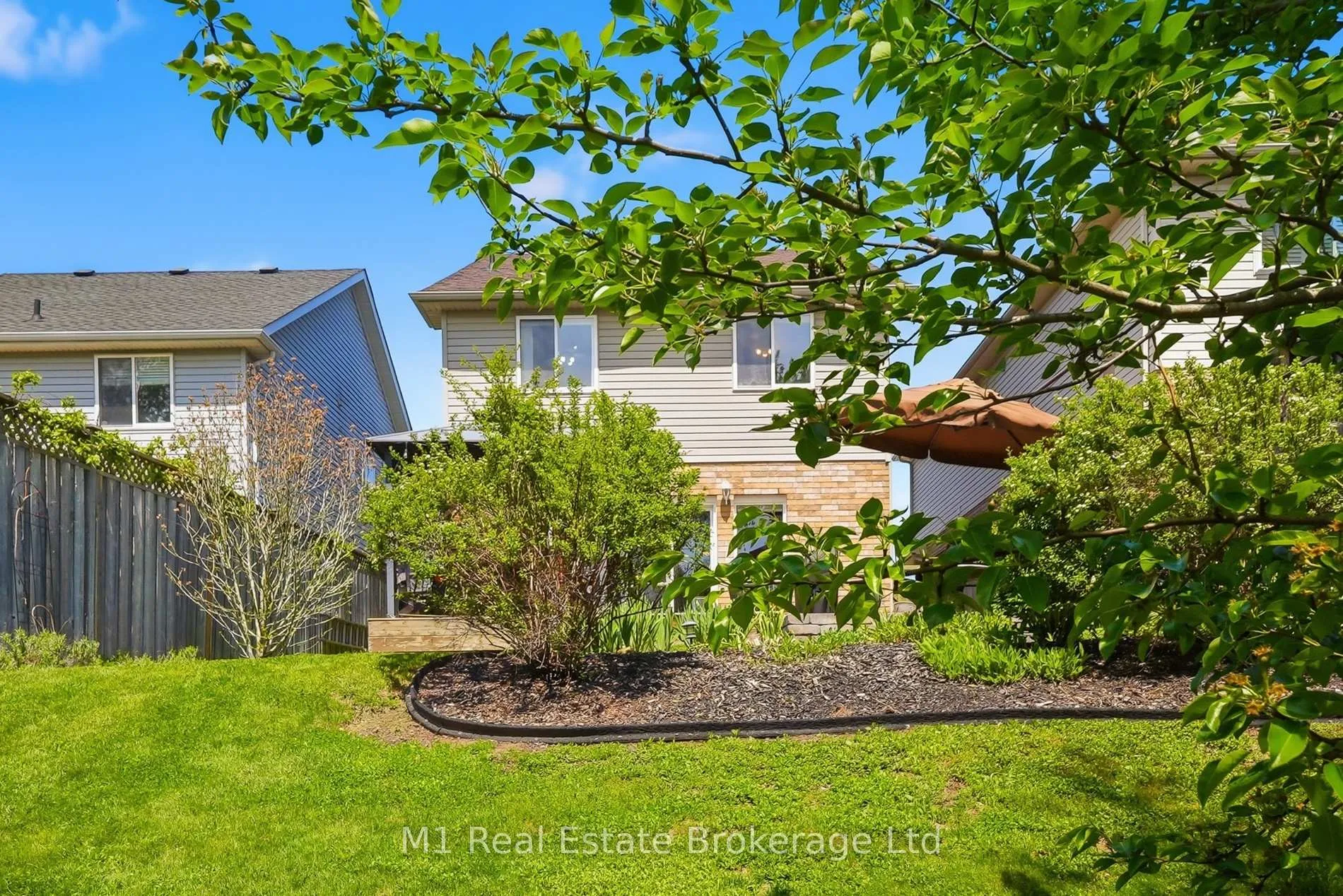 Photo 44 of 99 Teal Drive, Guelph, Kortright Hills — HOMEH