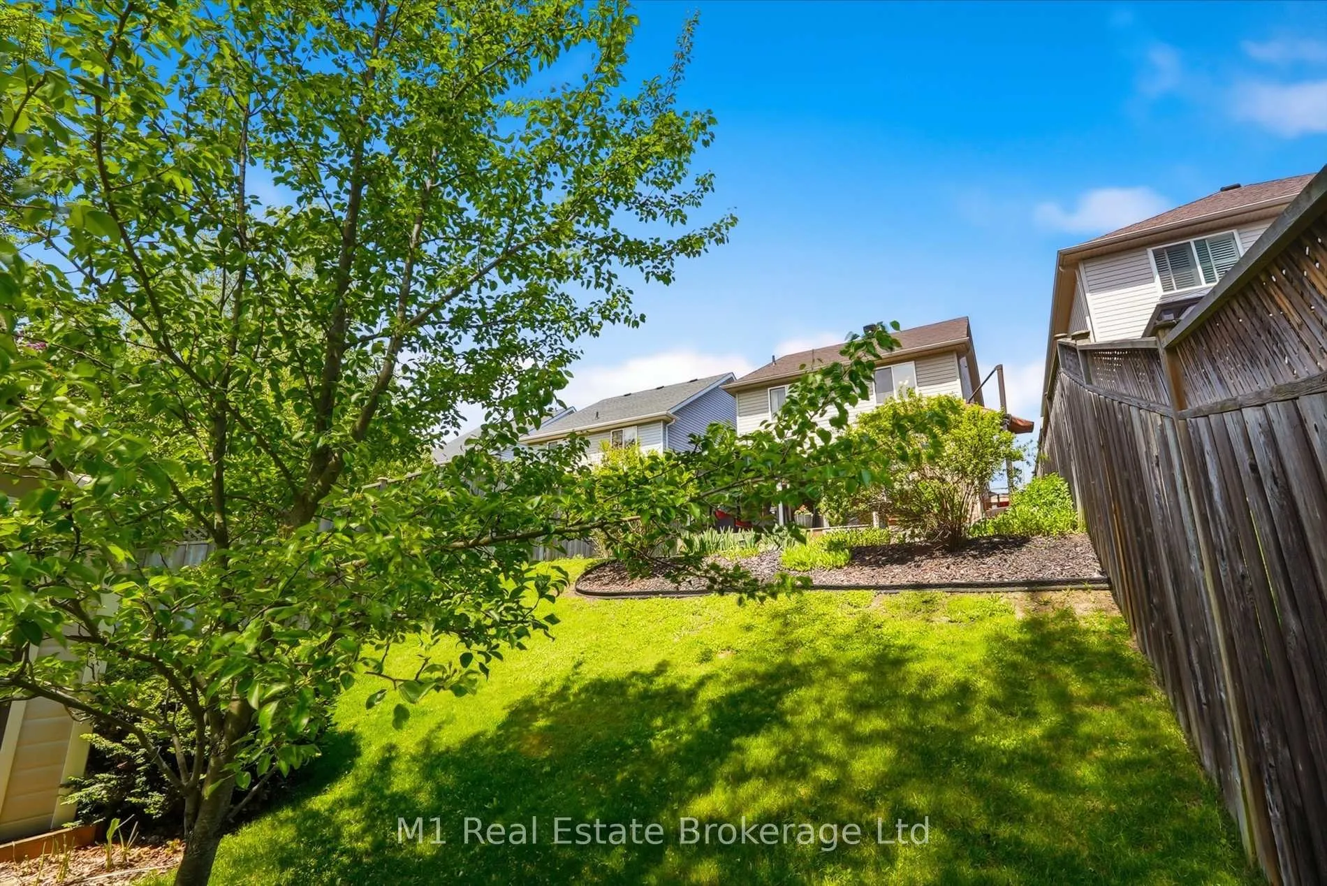 Photo 45 of 99 Teal Drive, Guelph, Kortright Hills — HOMEH