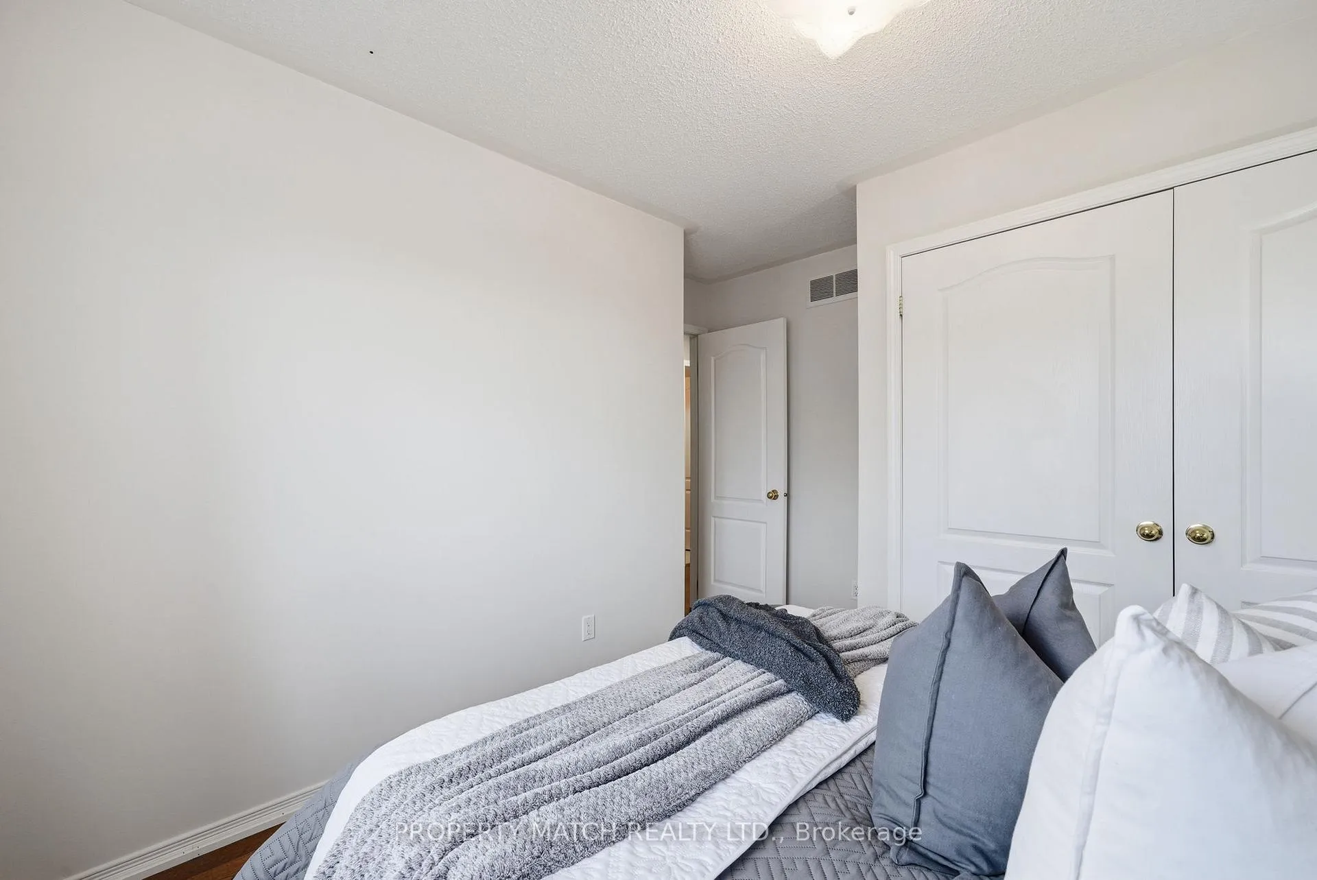 Photo 22 of 680 Ormond Drive, Oshawa, Samac — HOMEH