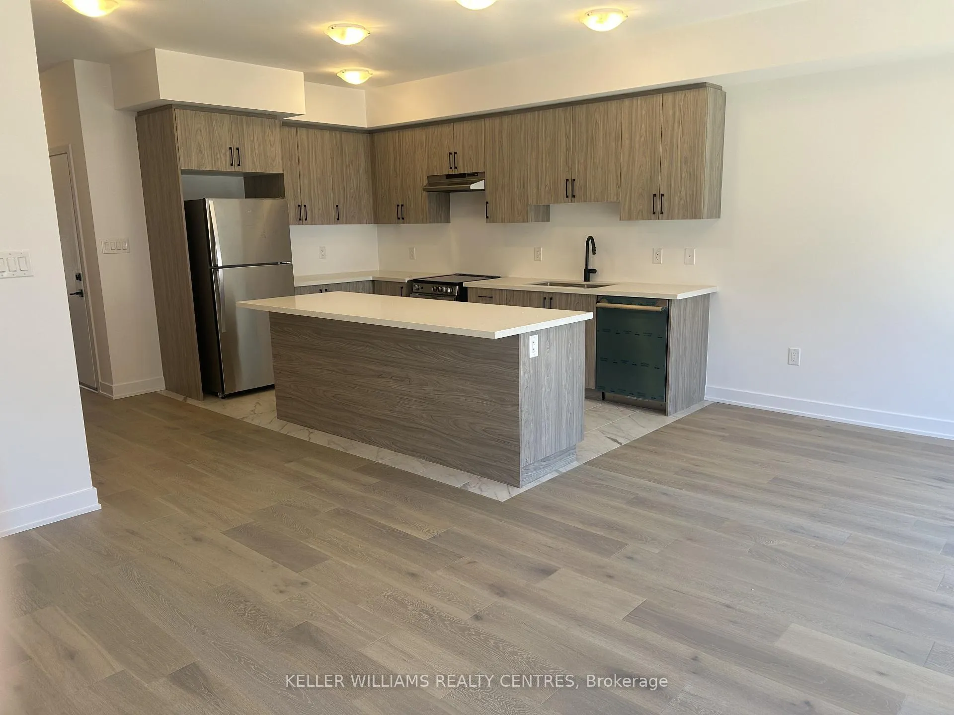 Photo 6 of 22 McAush Street, Barrie, Rural Barrie Southeast — HOMEH