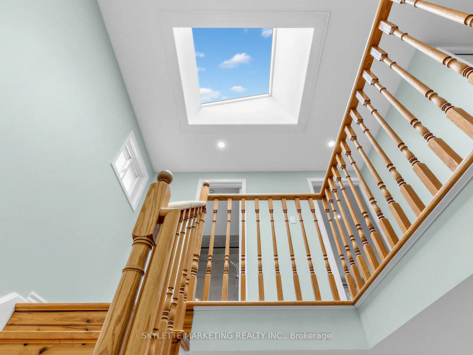 Photo 2 of 23 Willowbrook Road, Markham, Aileen-Willowbrook — HOMEH