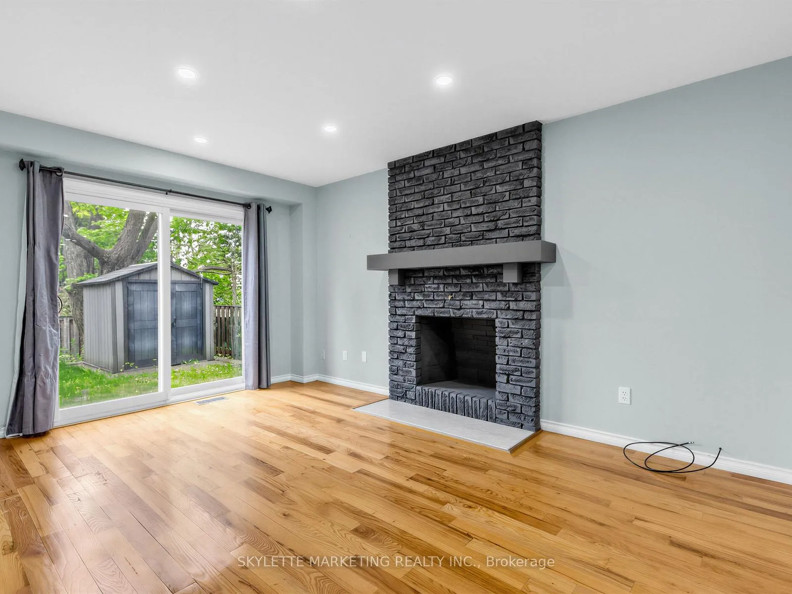 Photo 4 of 23 Willowbrook Road, Markham, Aileen-Willowbrook — HOMEH